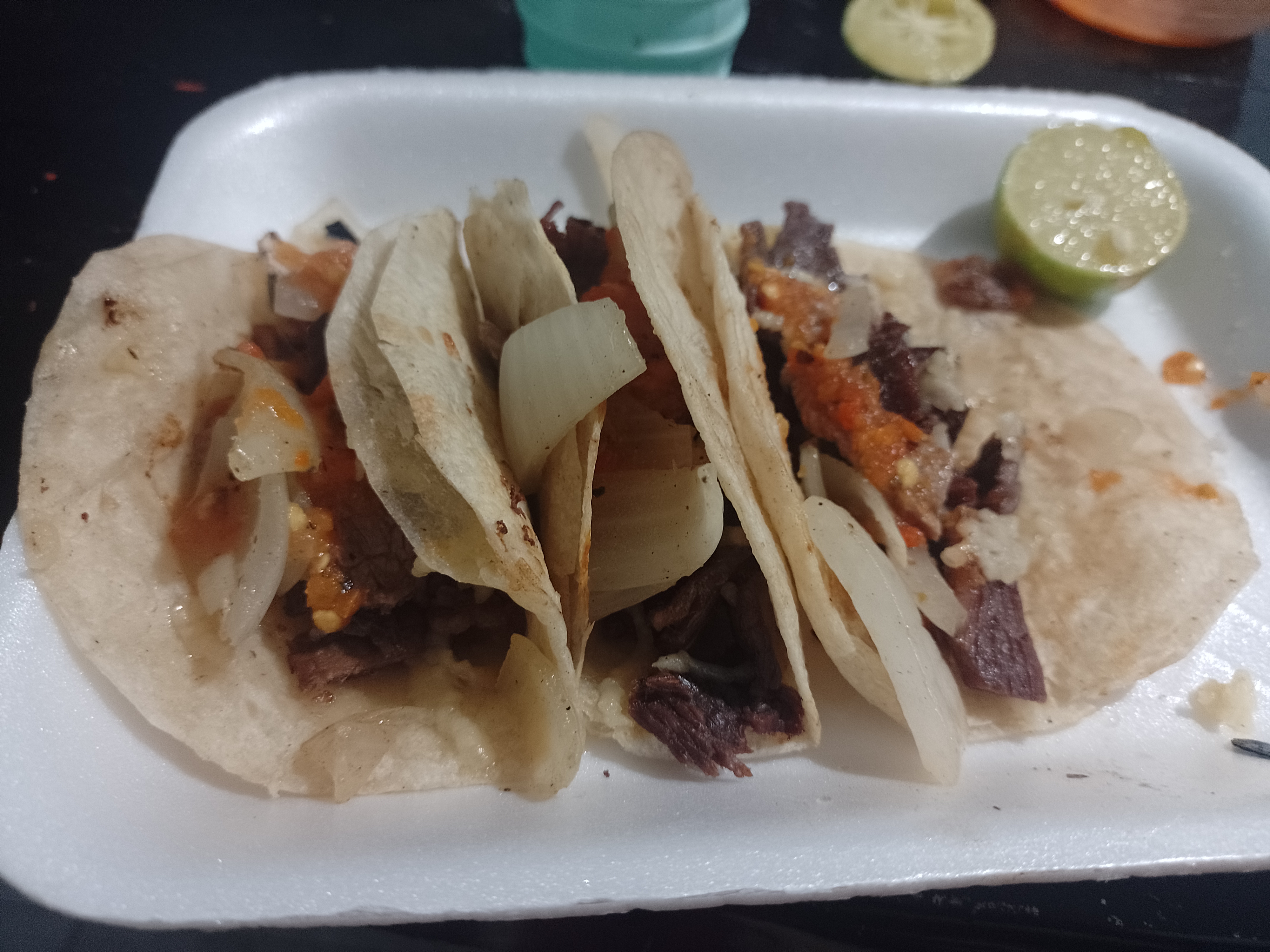 Solís tacos y burgers al carbon image 8