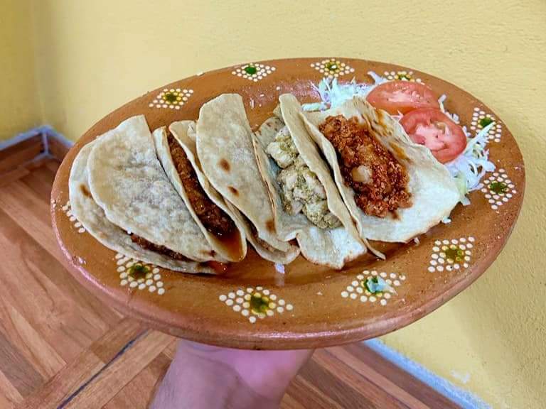 Tacos y gorditas Doña Alicia image 1