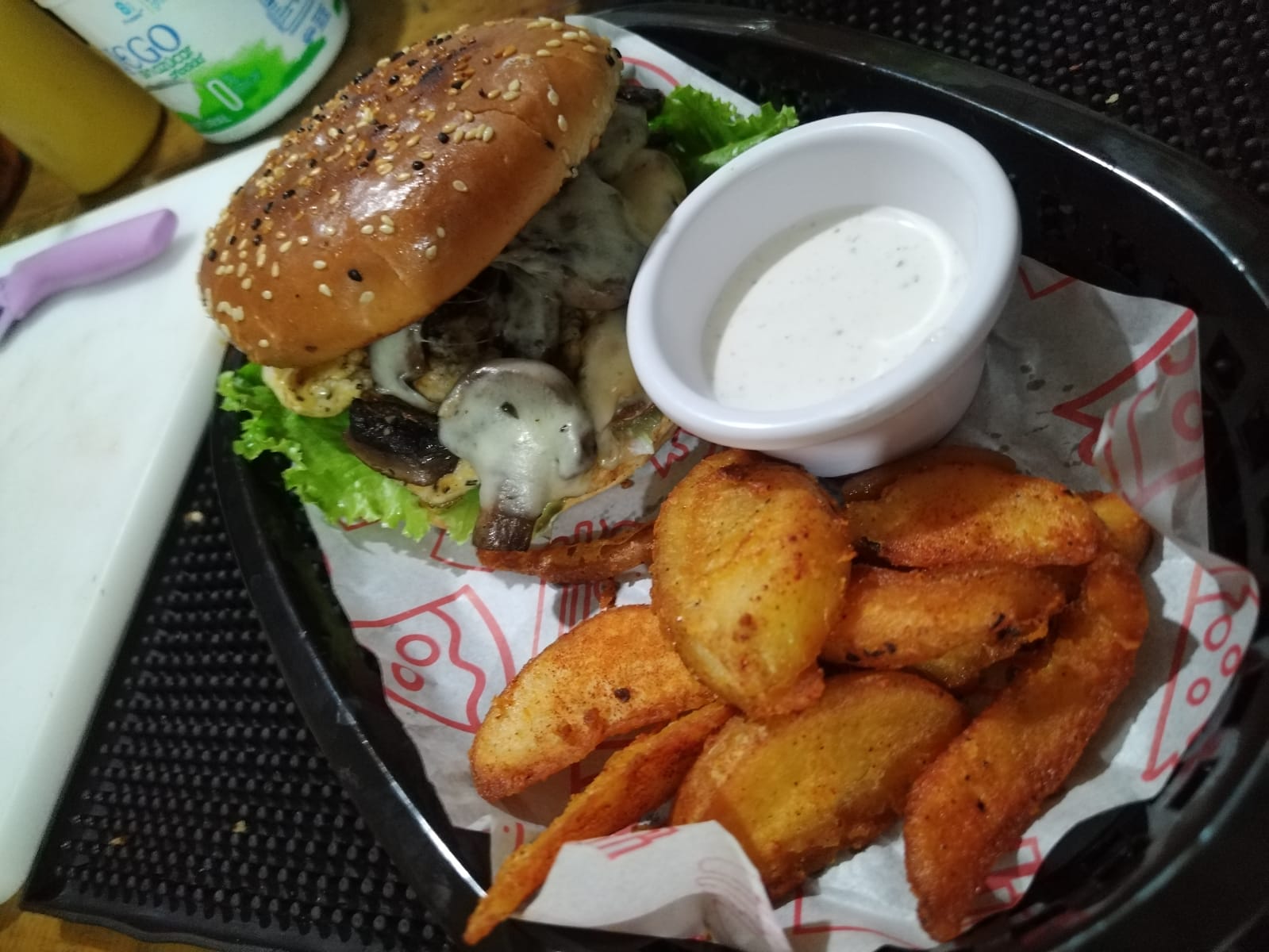 Kika's burger image 3