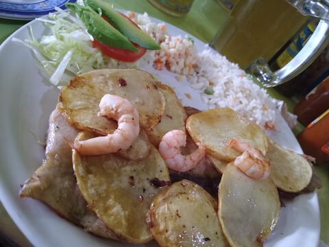 Mariscos la Trucha Loca image 1