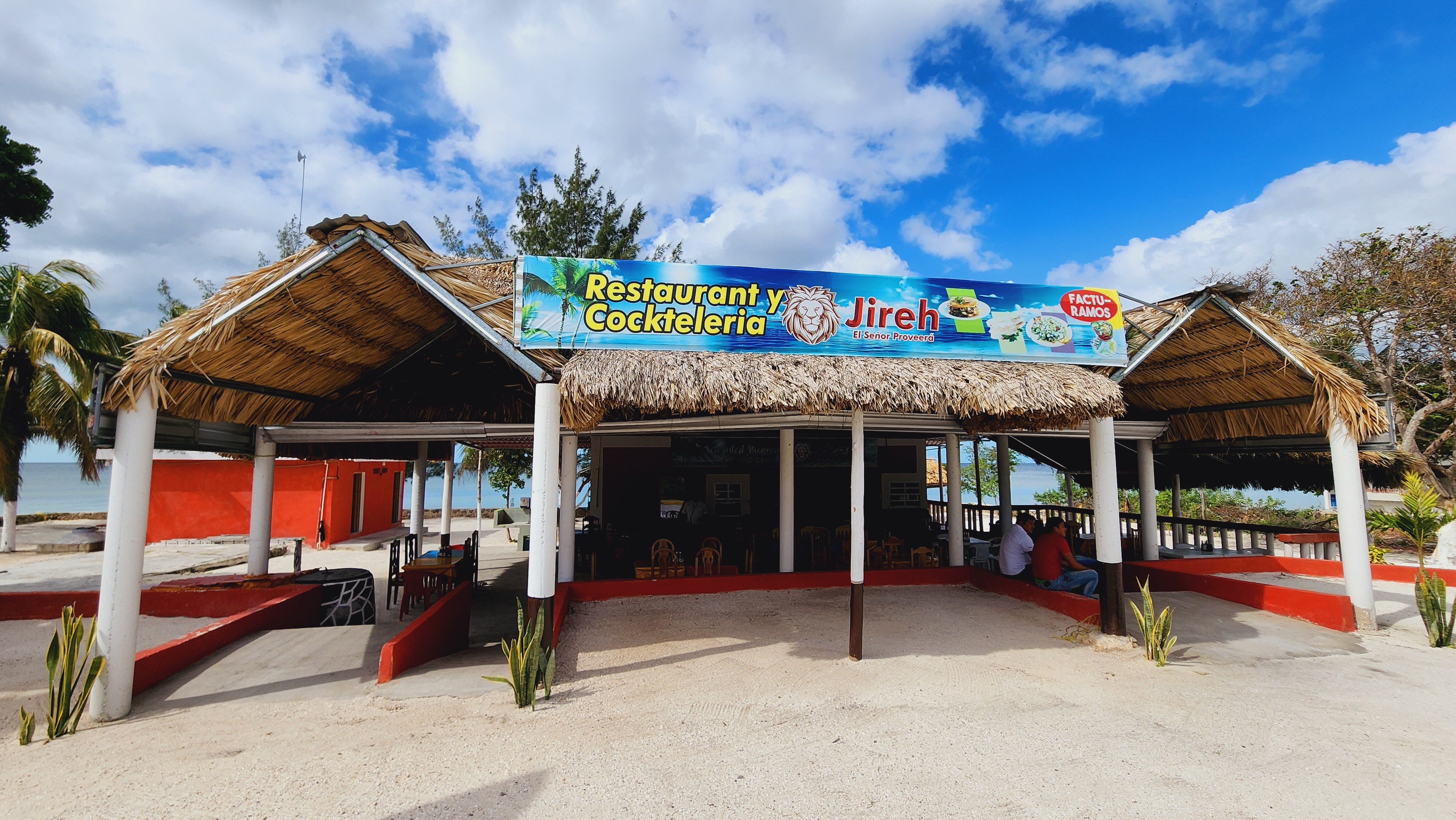 COCKTELERIA "Dory's" image 1