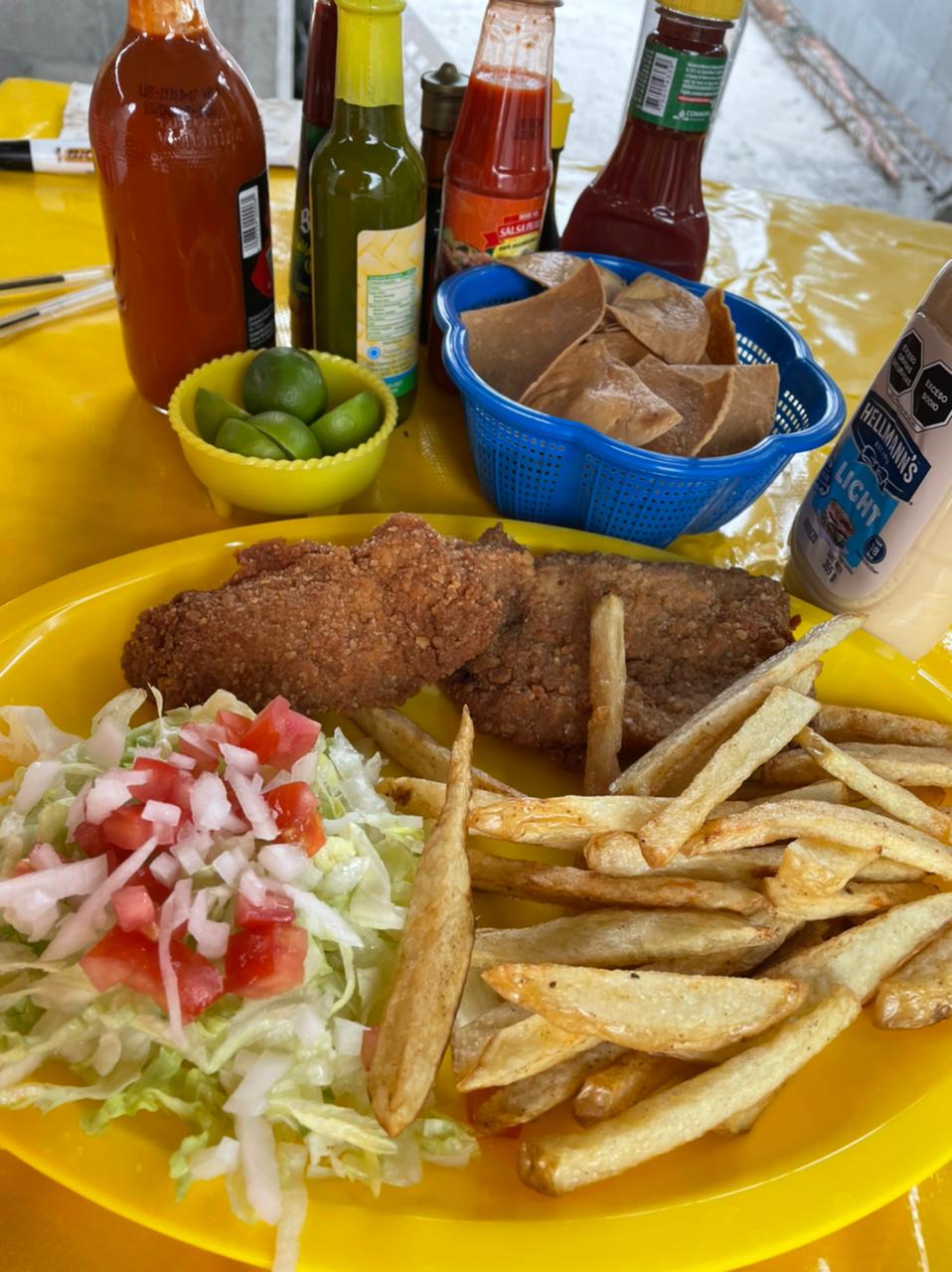 Pescdos y Mariscos La Mision image 1