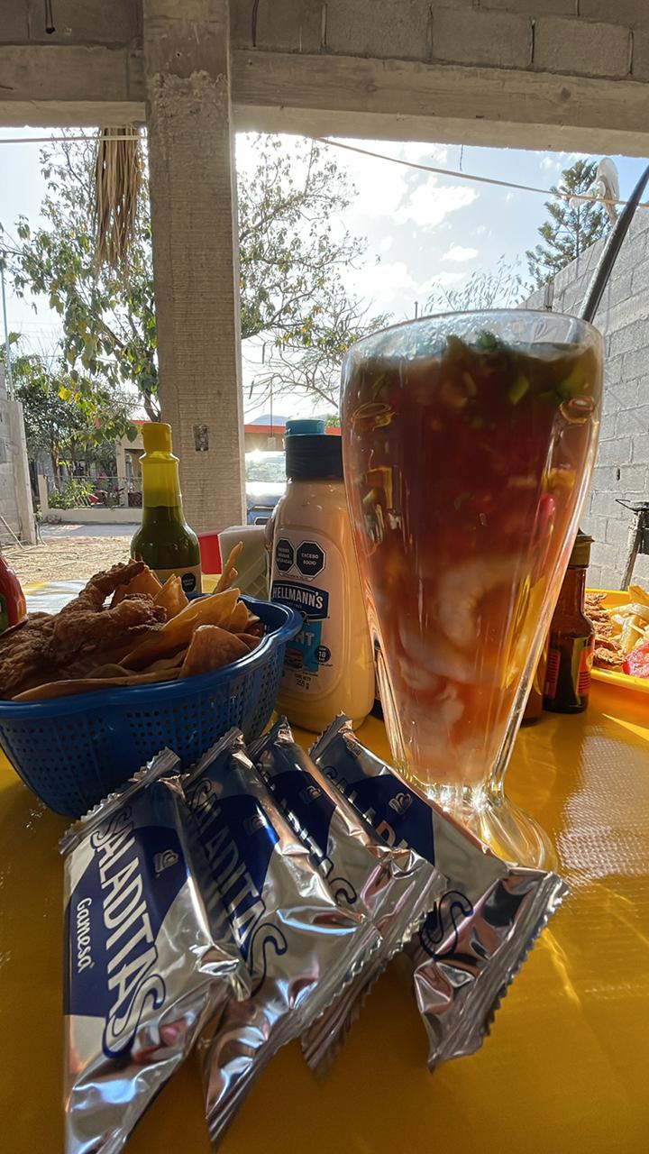 Pescdos y Mariscos La Mision image 3