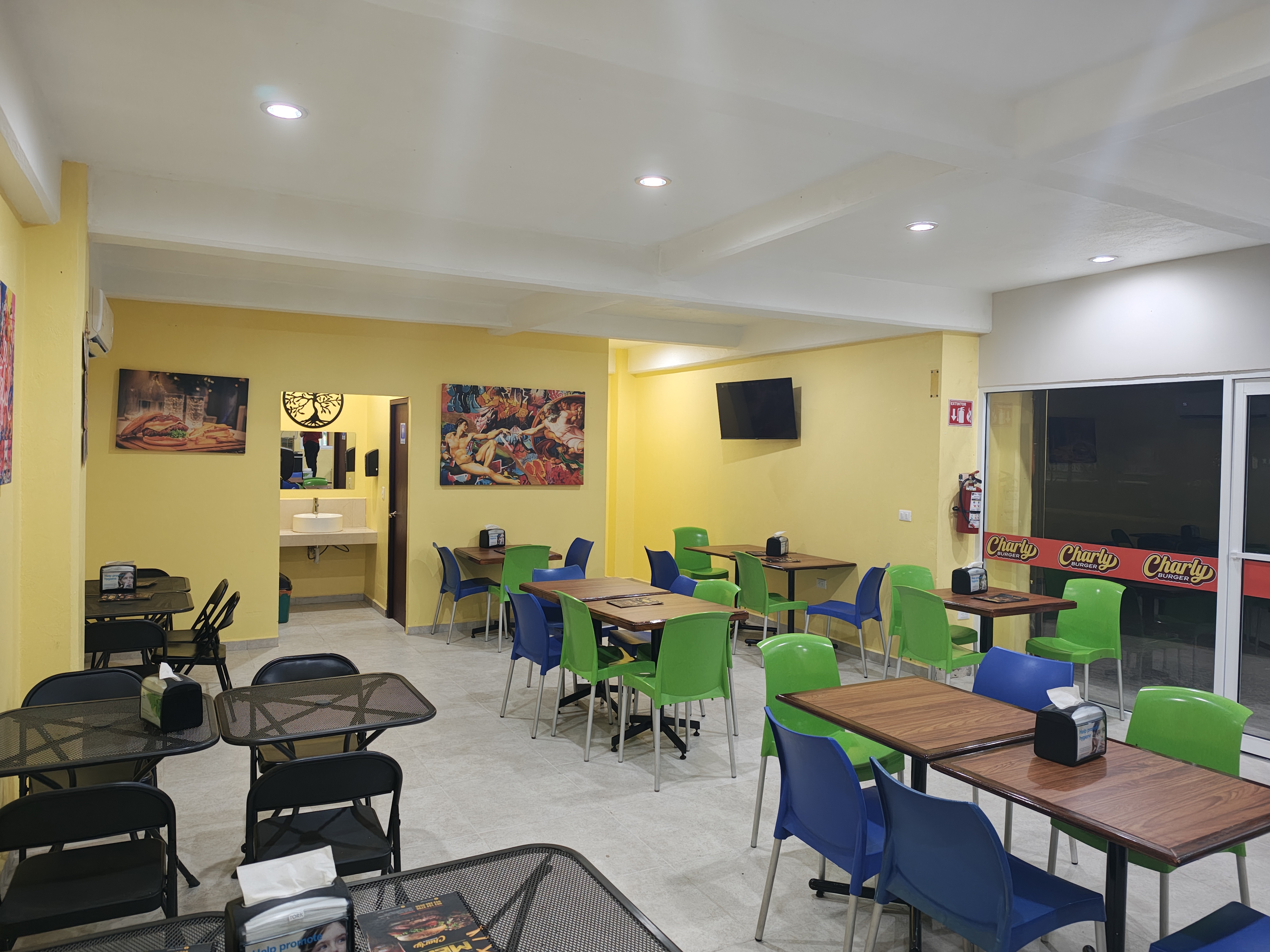 CHARLY BURGER POMOCA image 3