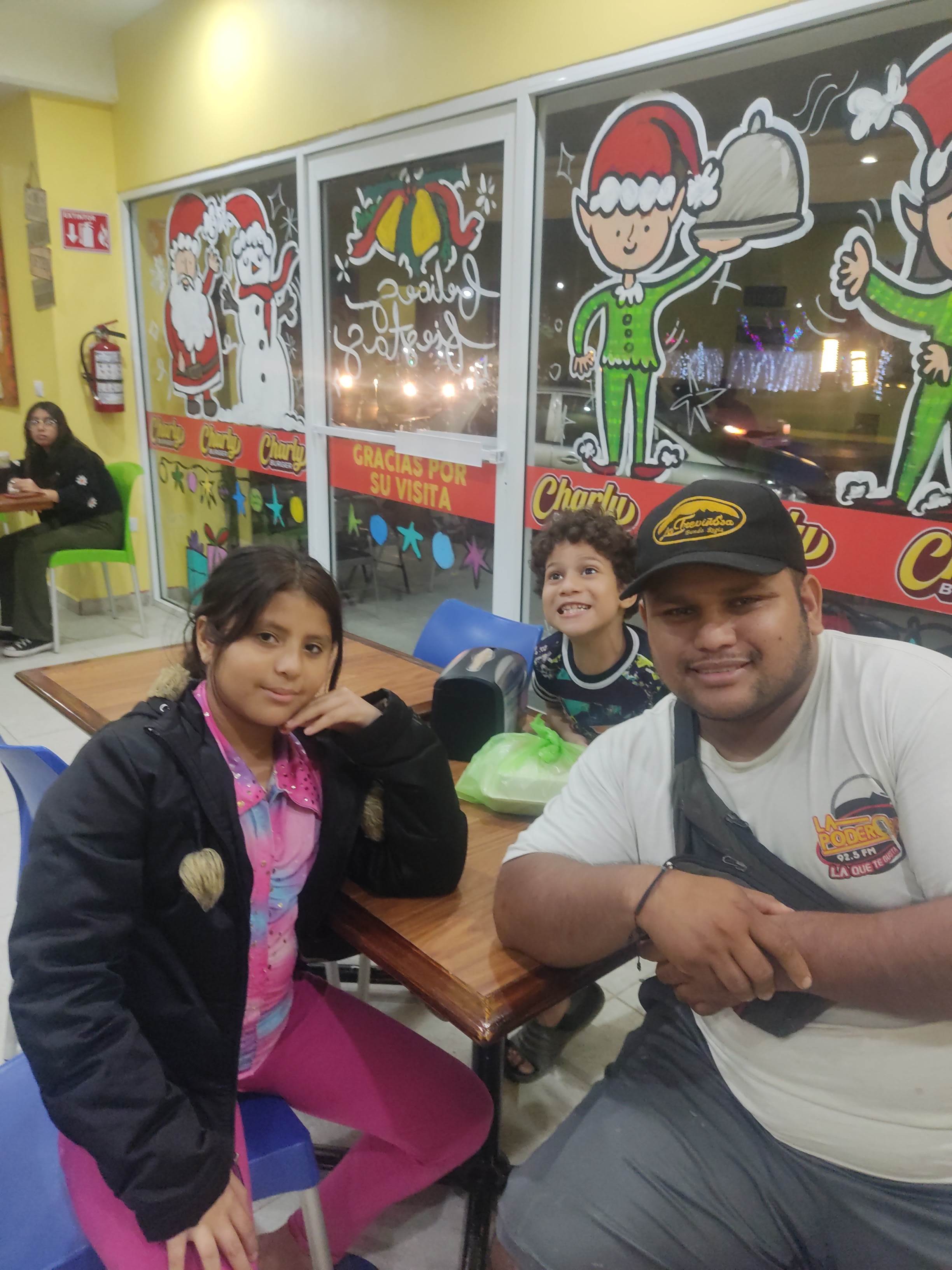 CHARLY BURGER POMOCA image 8