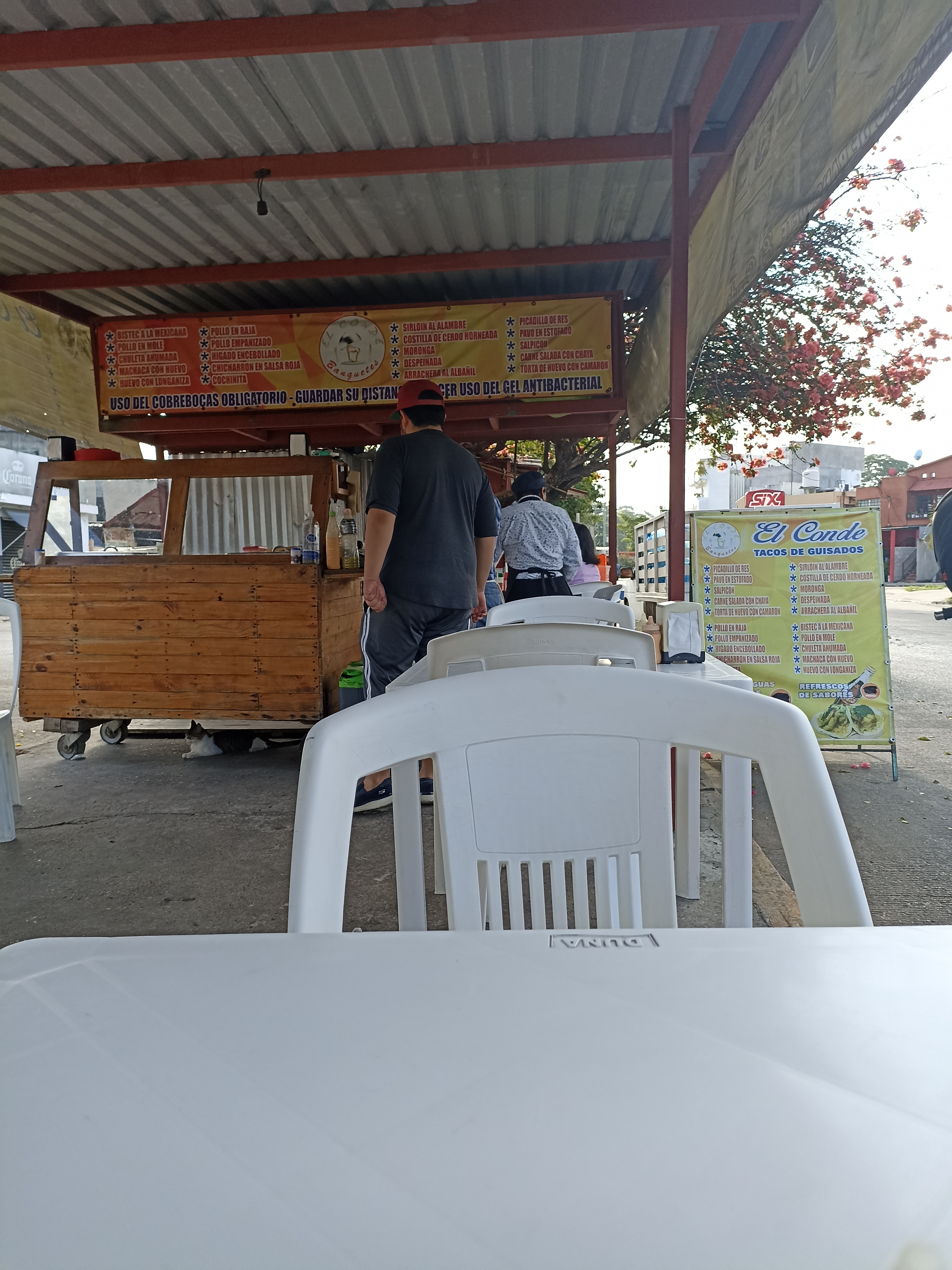 Tacos de guisados el conde image 8