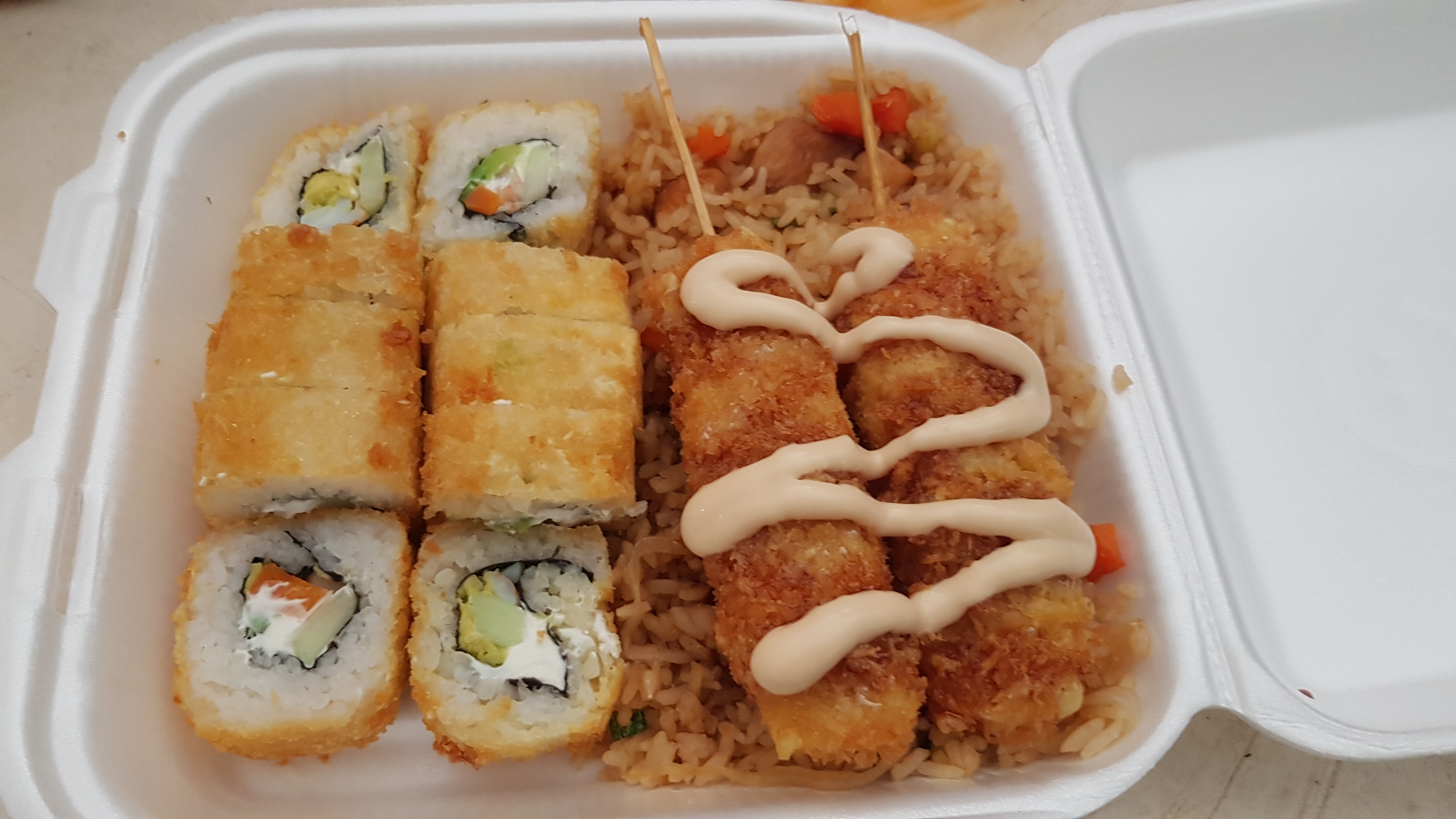 Antojitos mexicanos 3/ sushi roll image 4