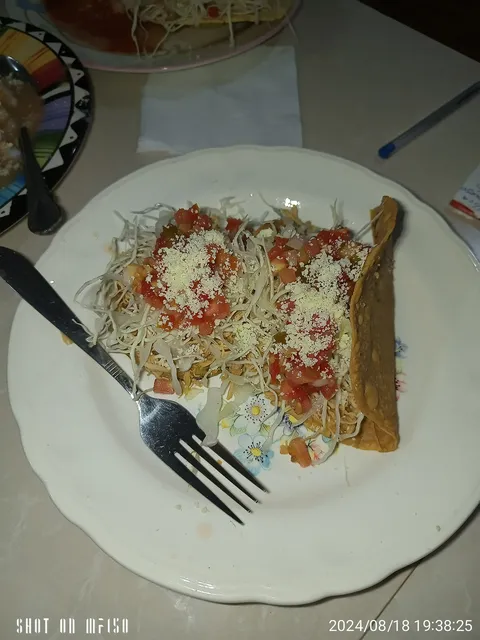 Antojitos mexicanos image 2