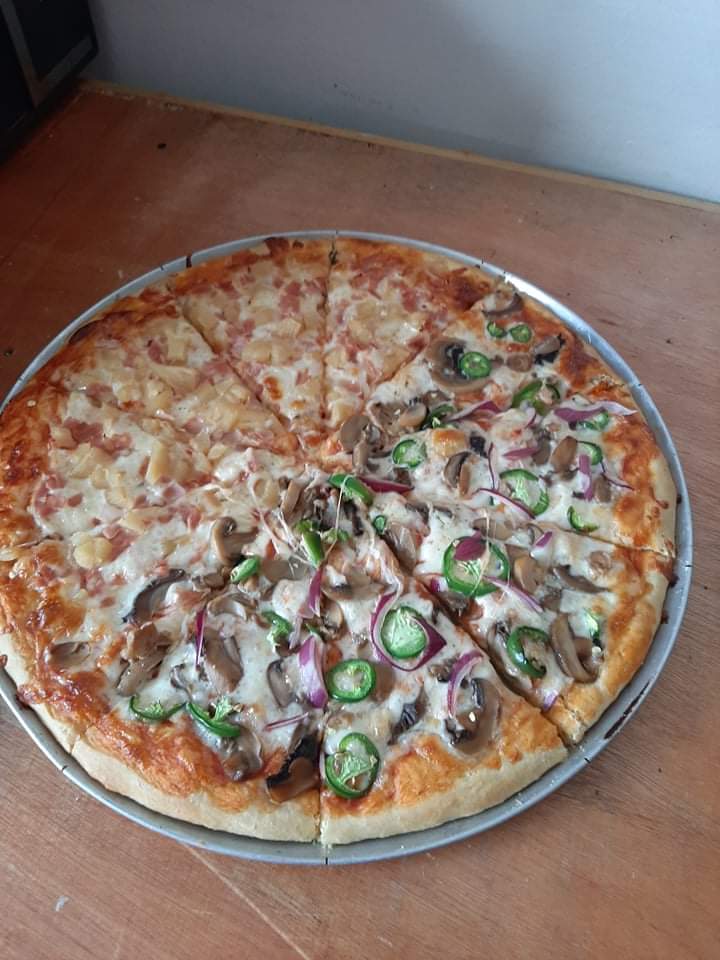 REYES PIZZA image 1