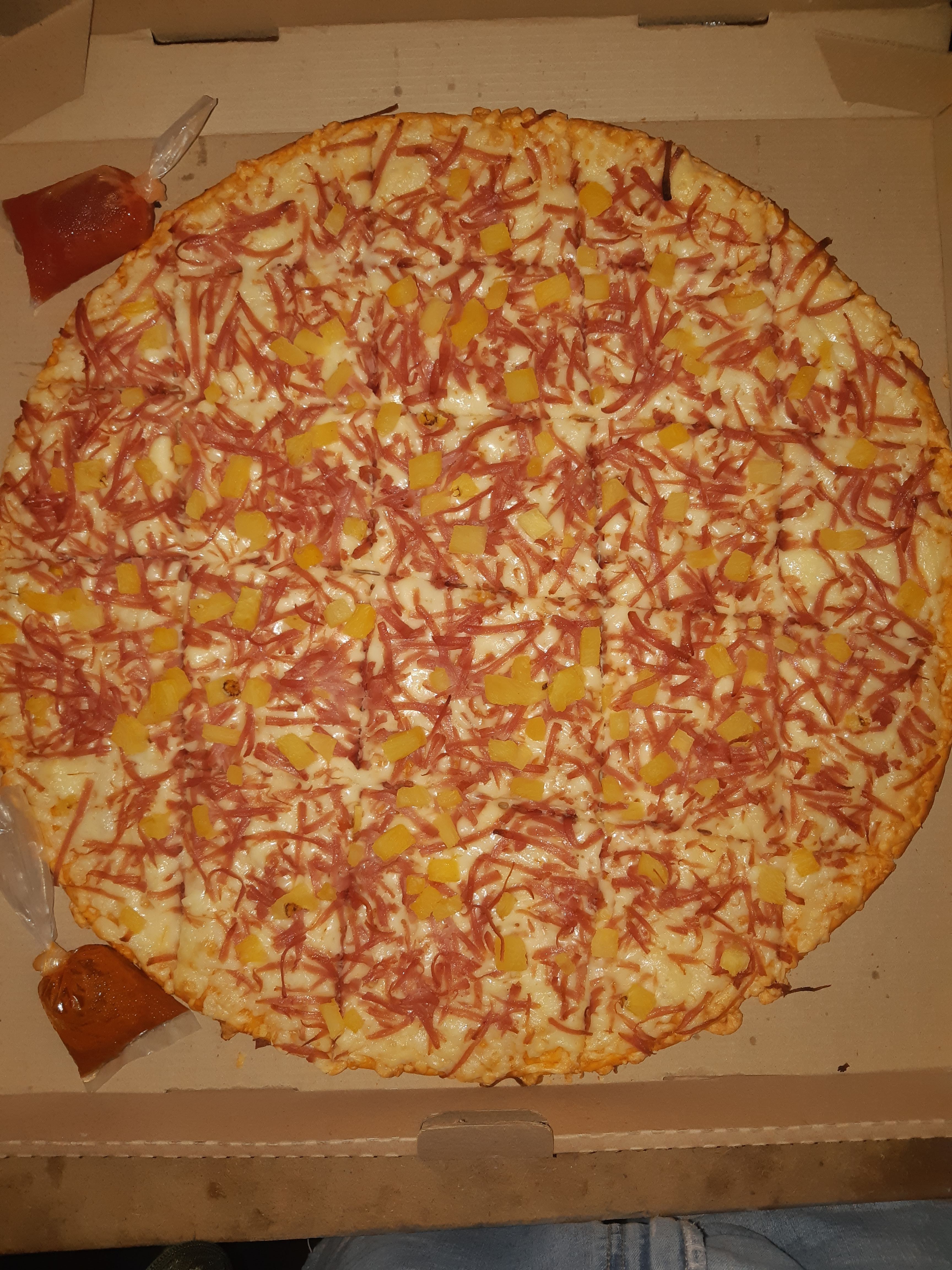 Mina's Pizzas image 6