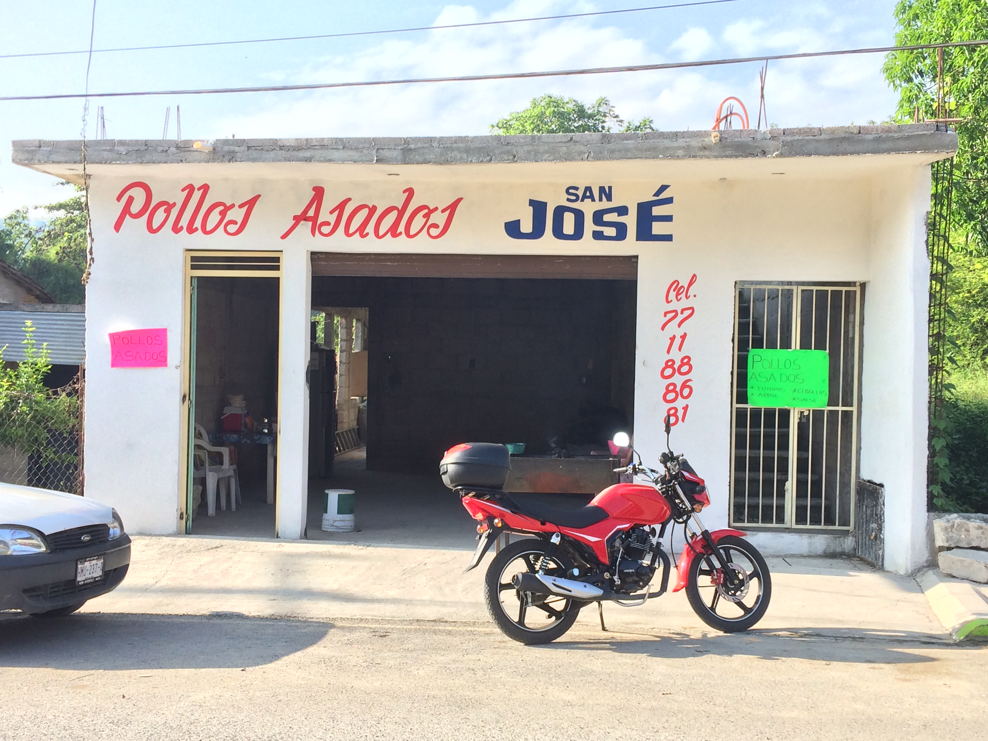 POLLOS ASADOS SAN JOSÉ image 1