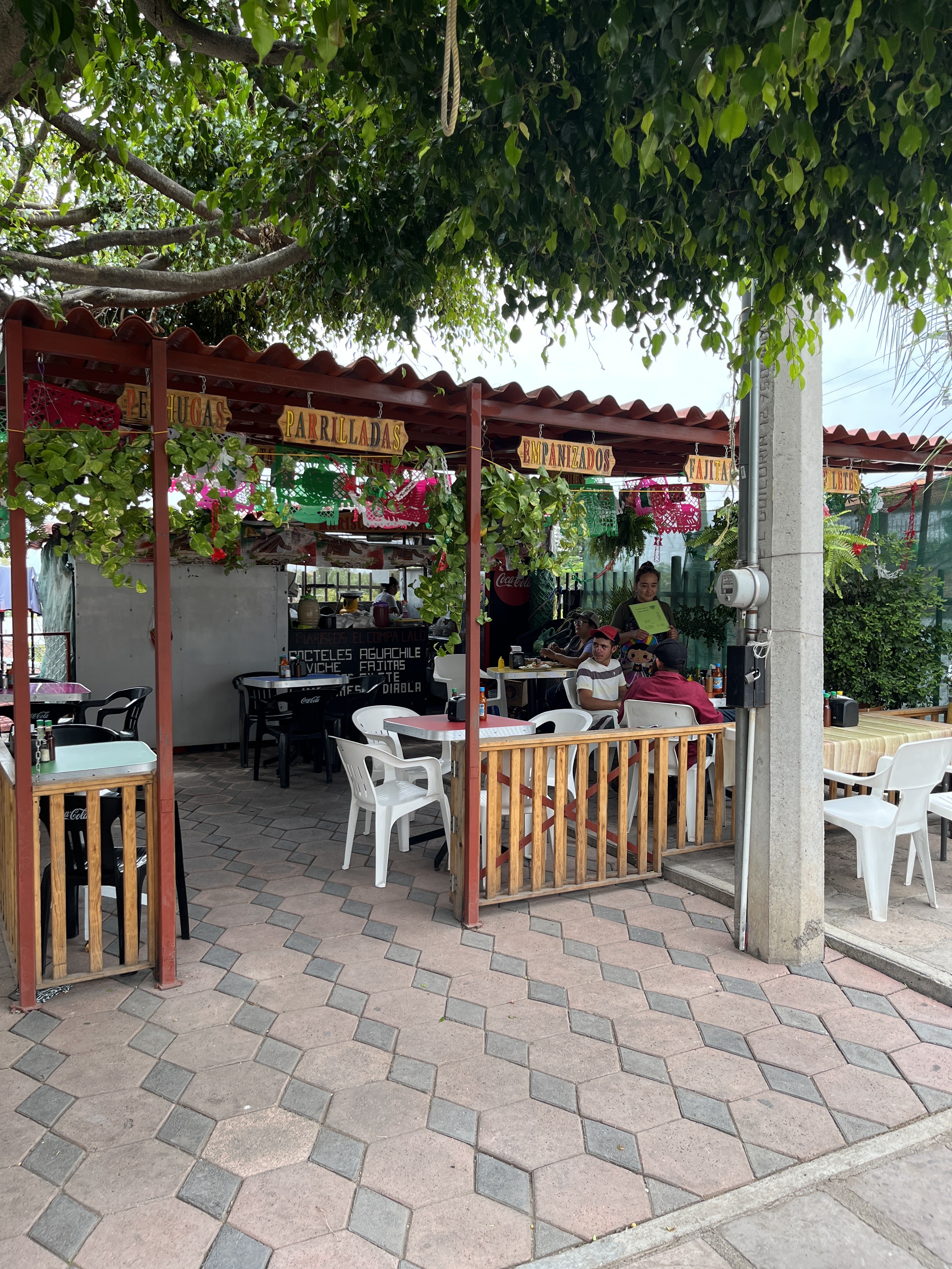 MARISCOS El Compa LALO image 1