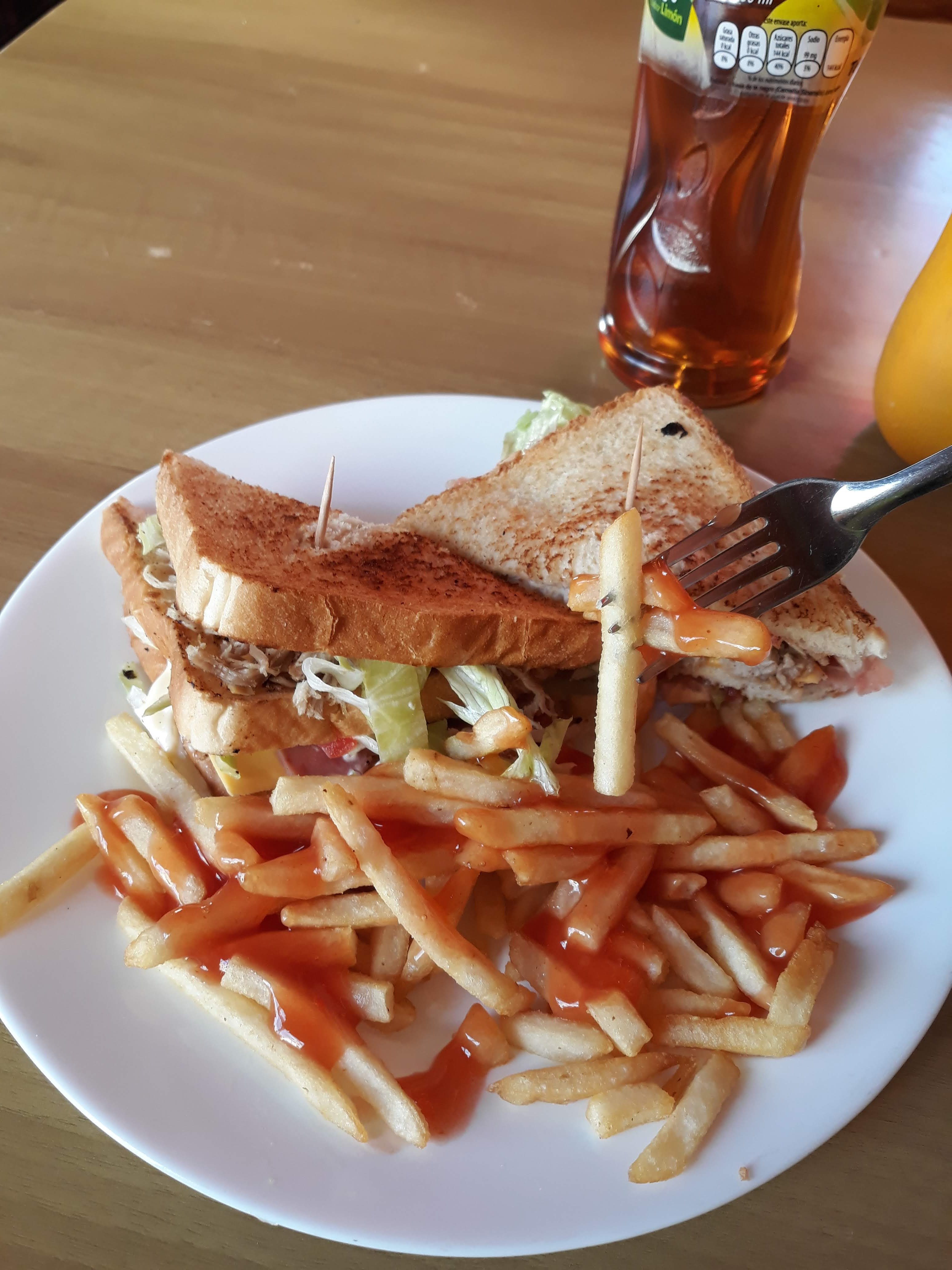 Loncheria El Faraon image 3