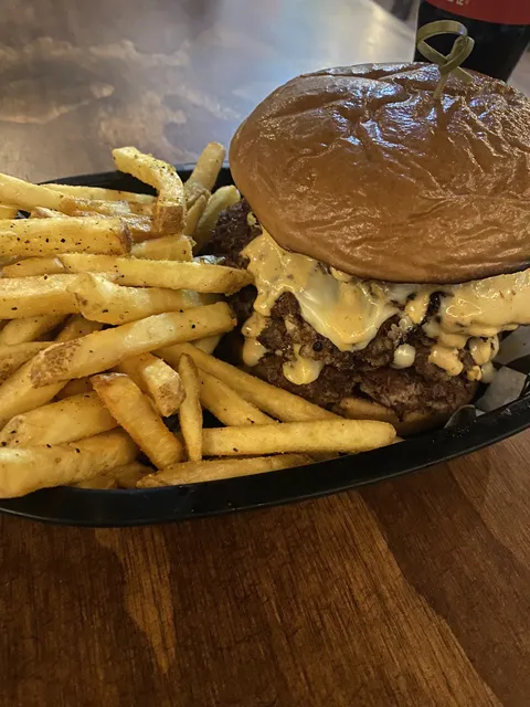 Burger House image 5
