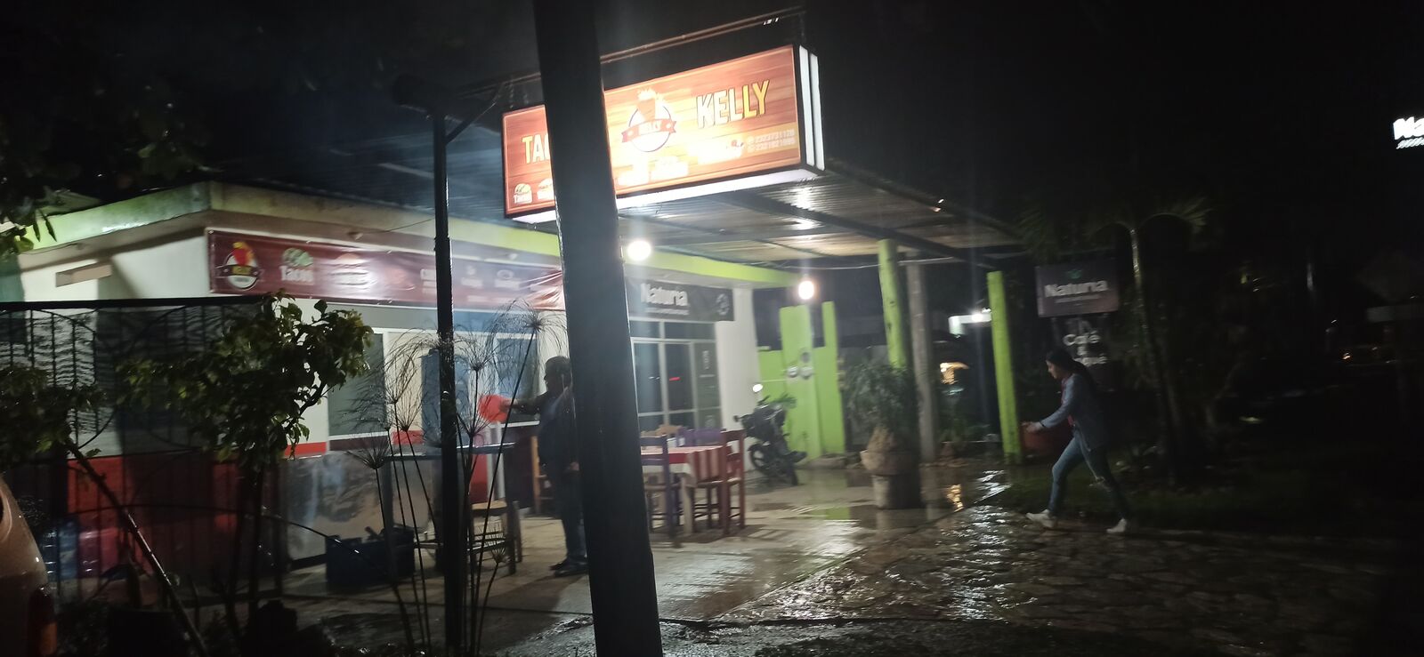 Taquería "kelly" tacos a la leña. image 4