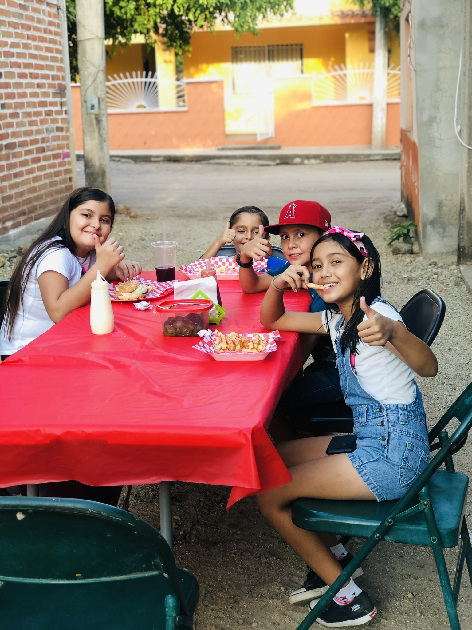 V Chano’s Burgers image 5