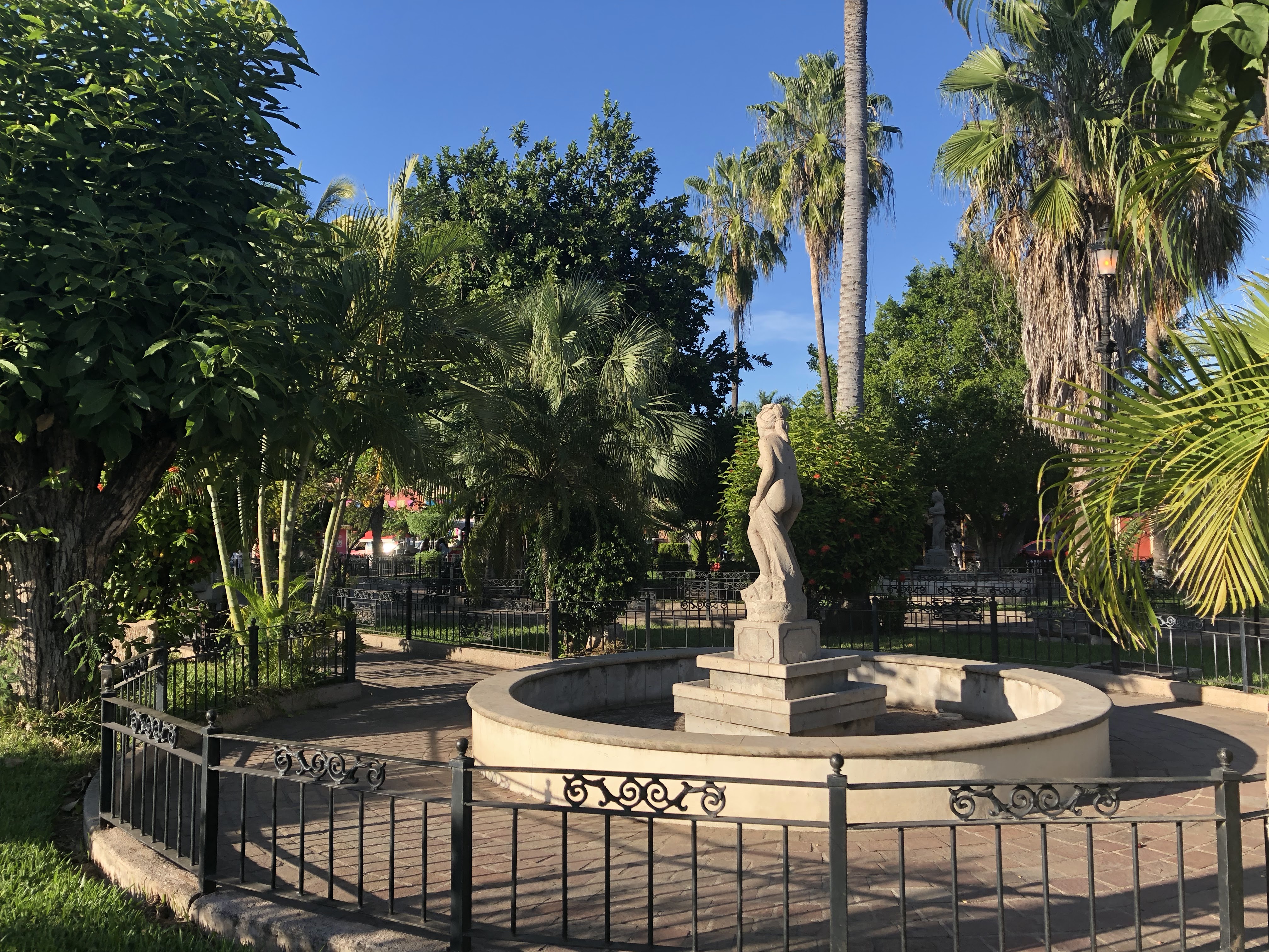 New Roll sushi image 4