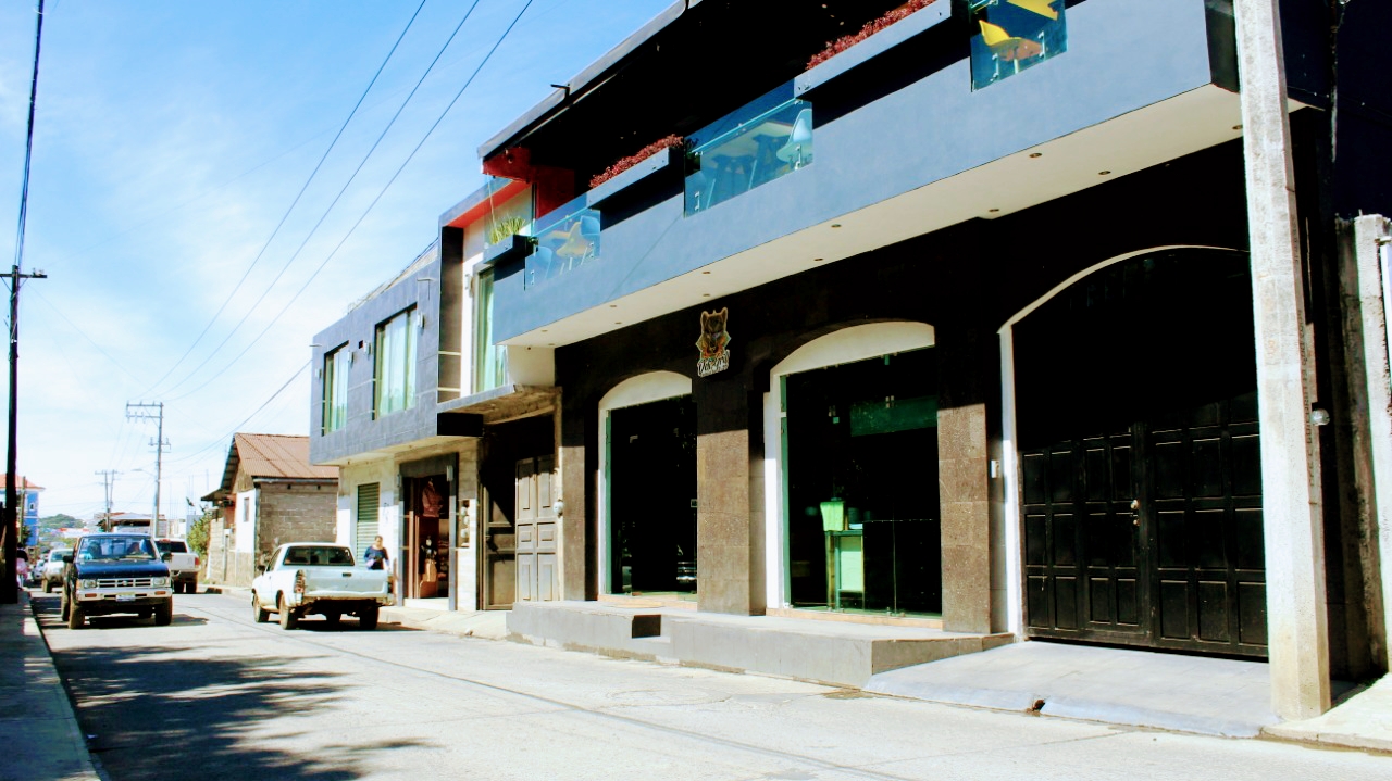 Deli Grill 7-27 Cocina Bar image 5