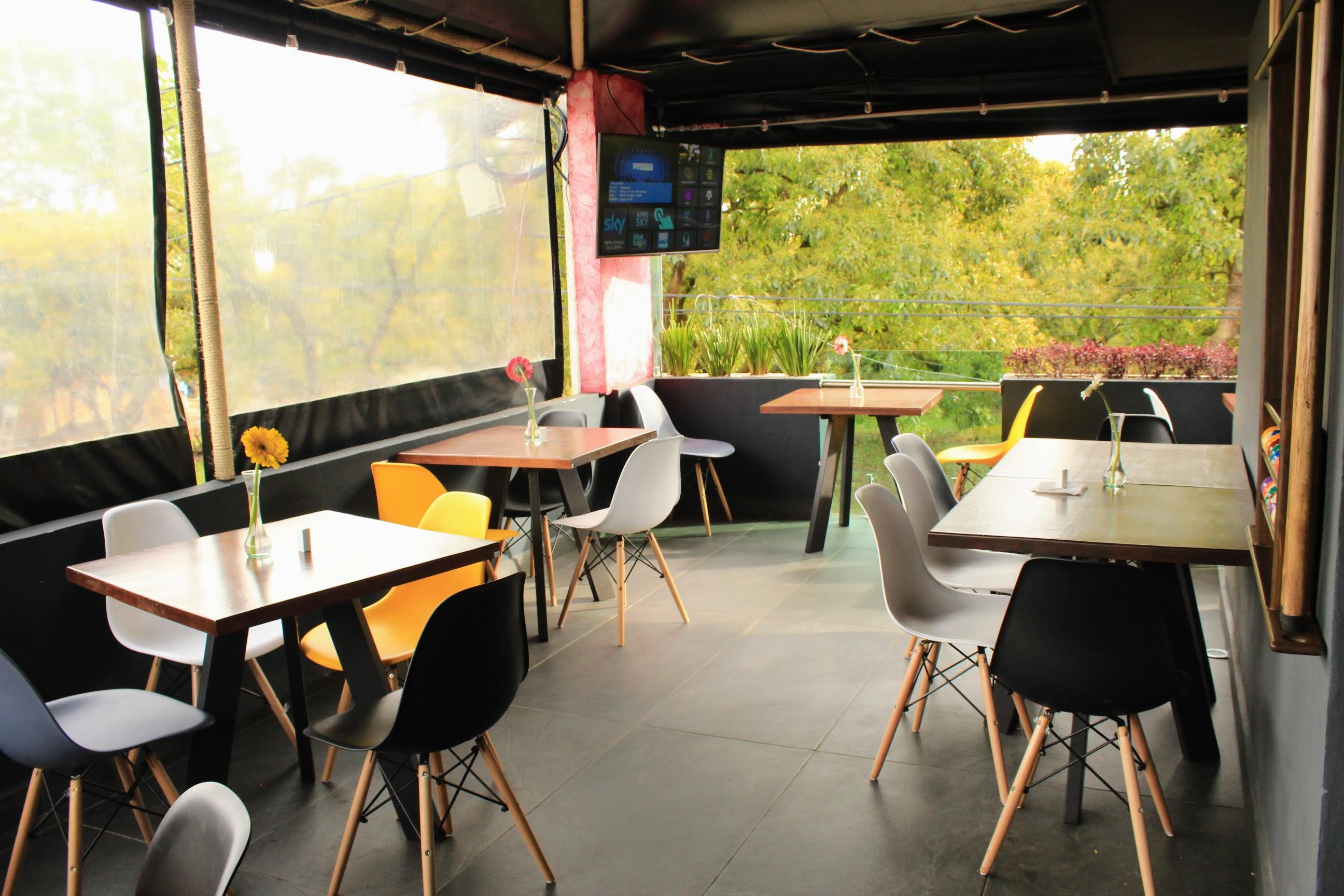 Deli Grill 7-27 Cocina Bar image 9