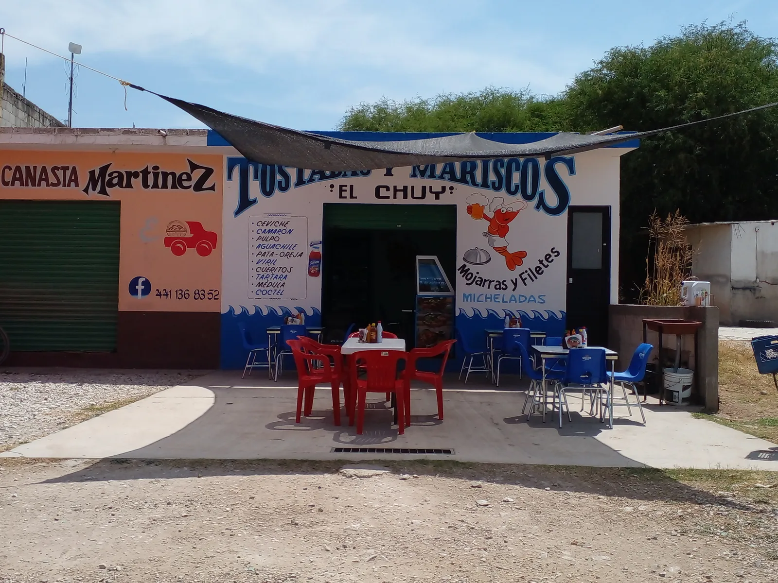 Tostadas y mariscos " El Chuy " image 2