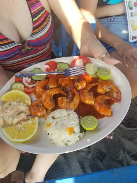 Mariscos "Playa Cuyutlan" image 7