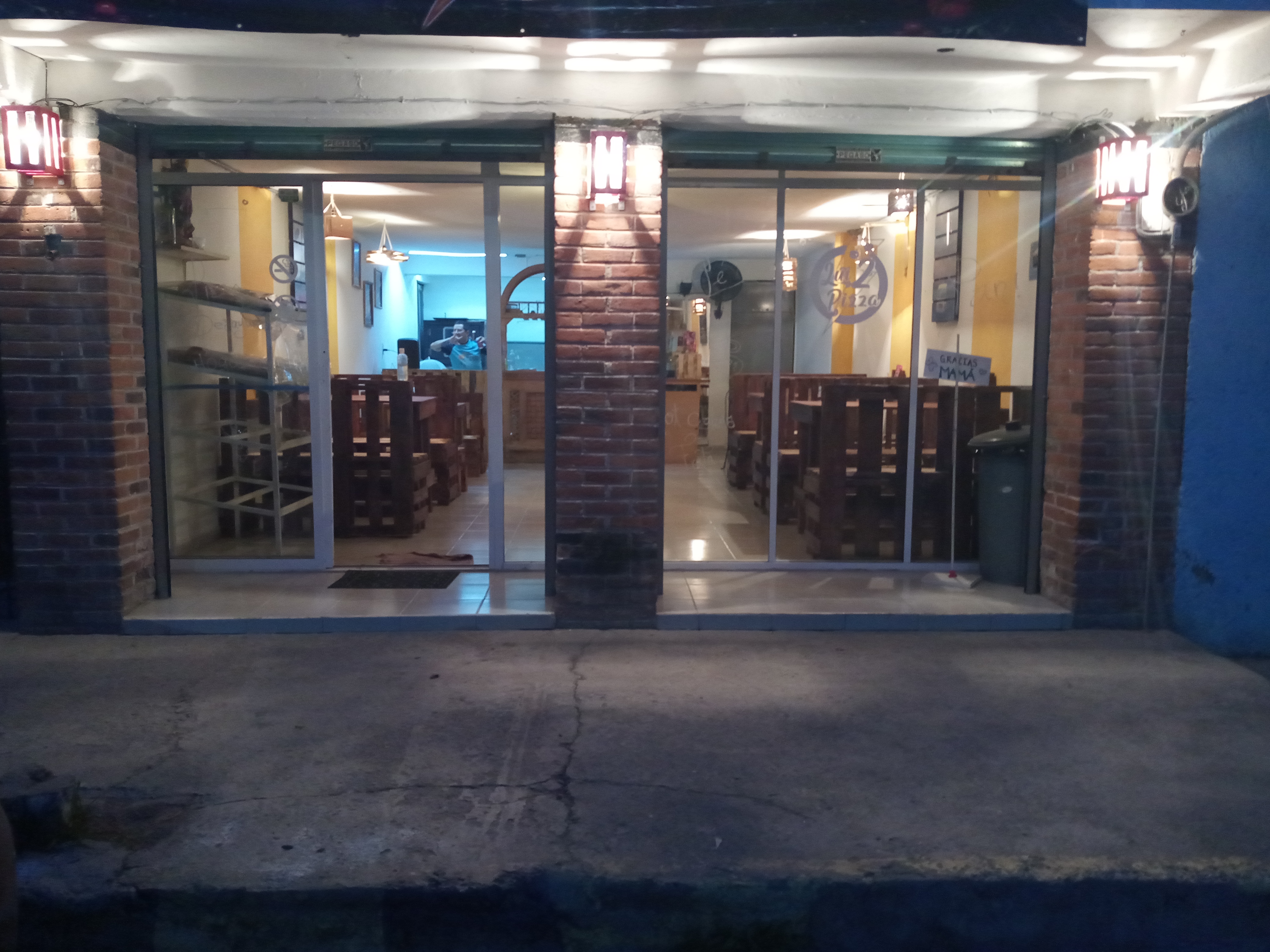 Jarocho's Pizza image 1