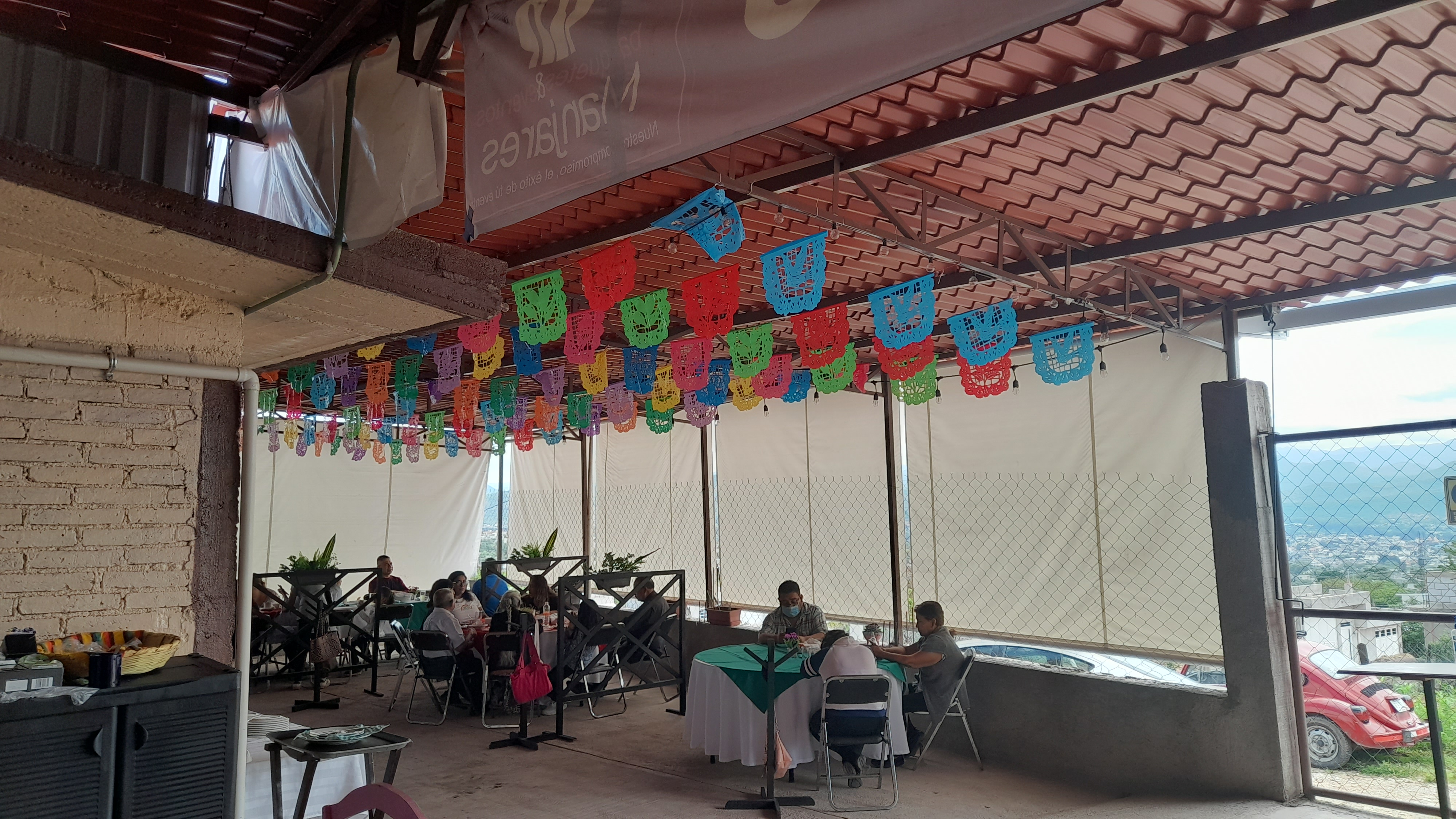 Banquetes y eventos Manjares buffet image 6