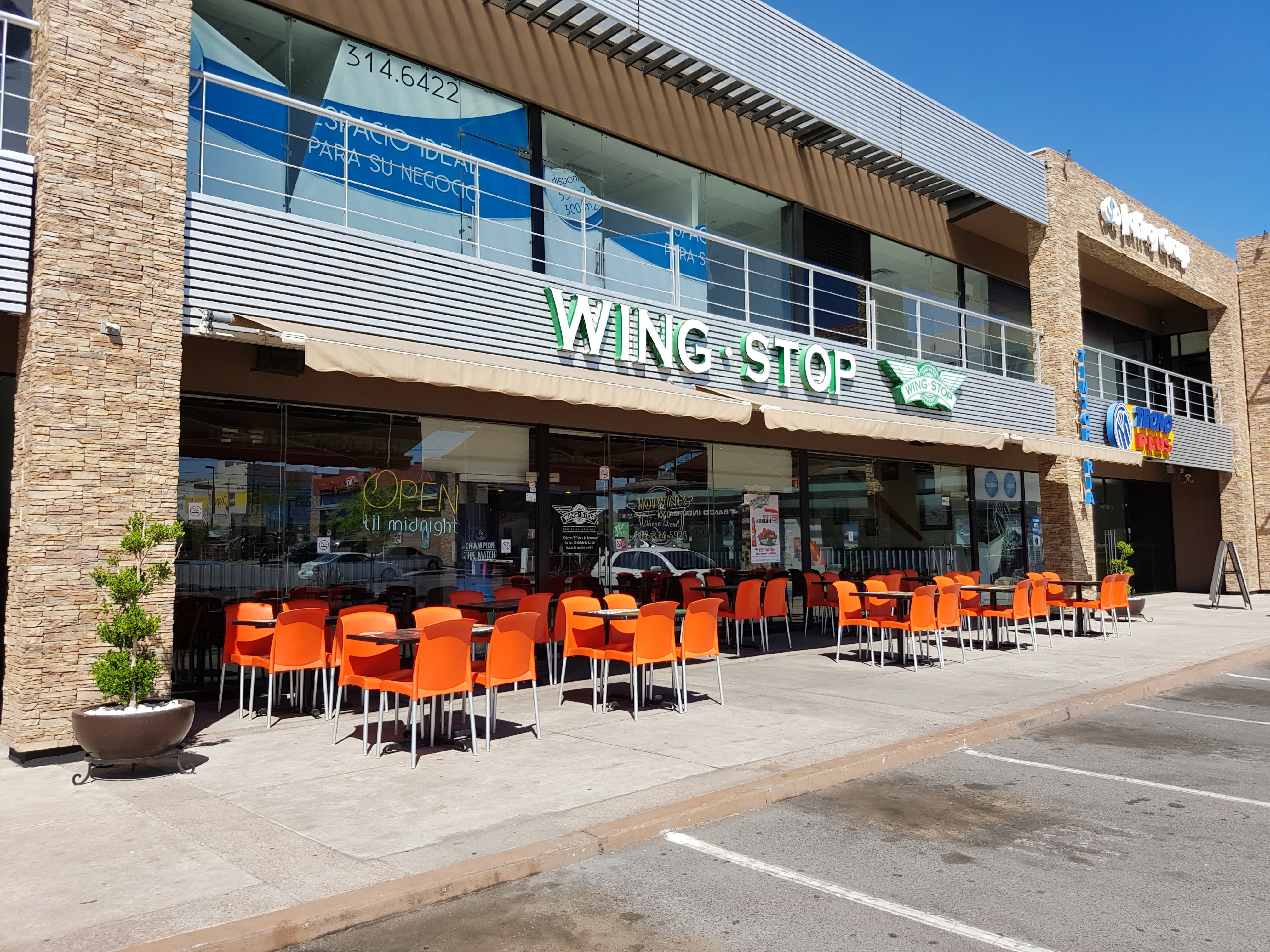 Wingstop Nogales image 1