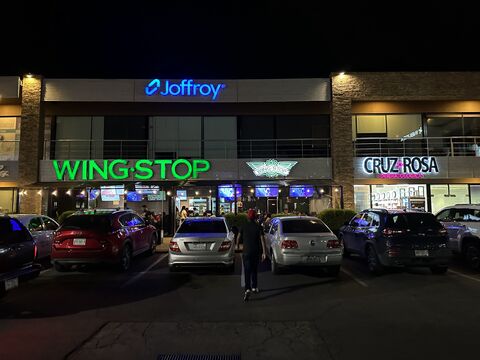 Wingstop Nogales image 8
