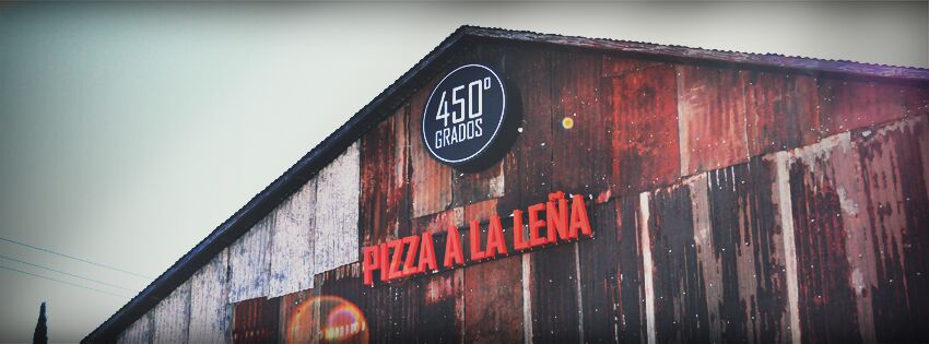 450° Grados Pizza a la Leña image 1