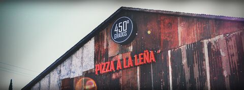 450° Grados Pizza a la Leña image 1