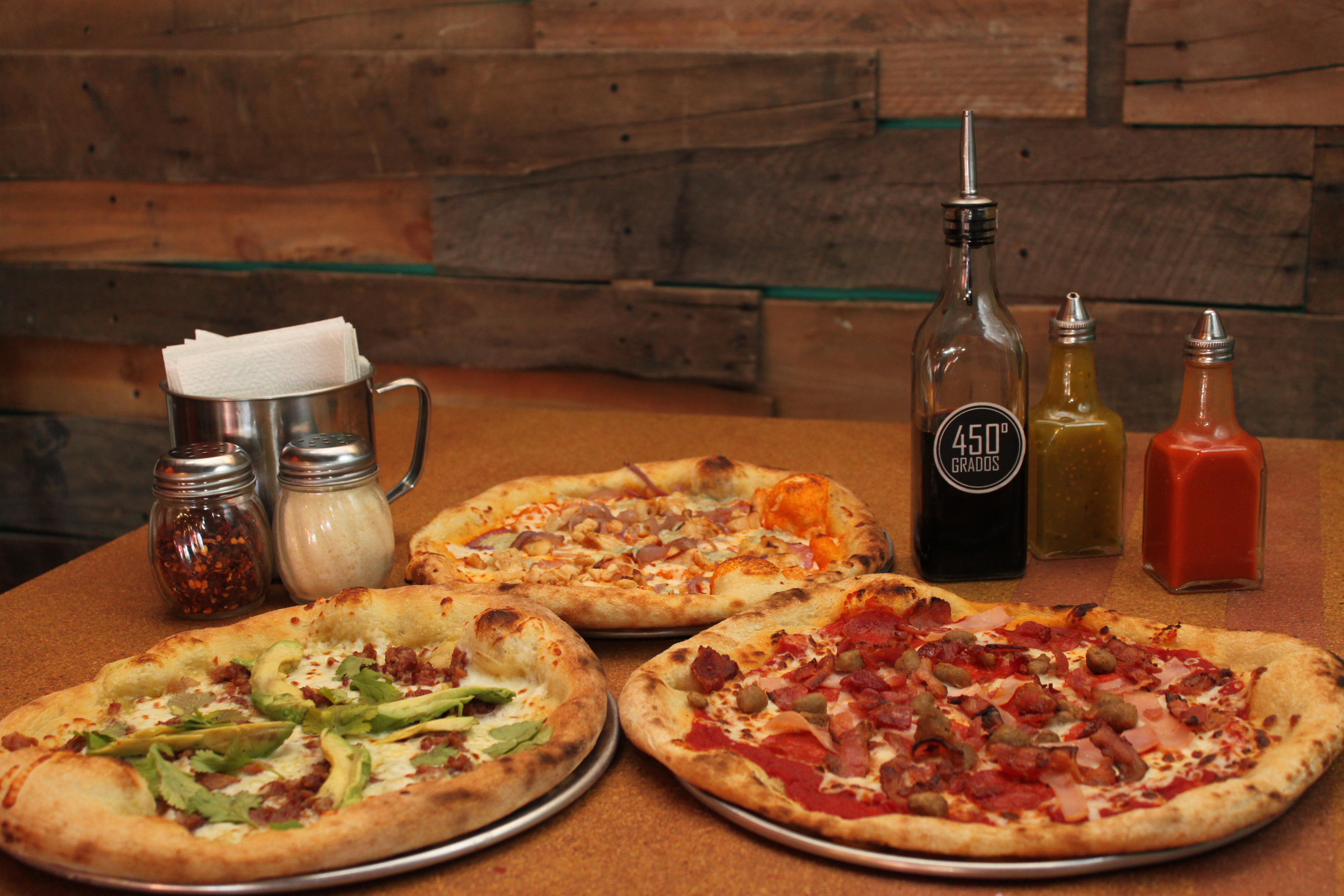 450° Grados Pizza a la Leña image 2