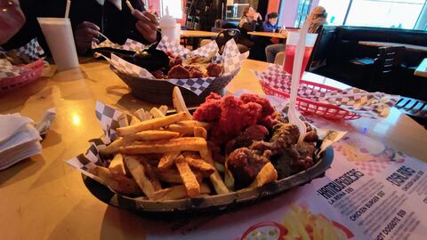 Red Sauce image 4