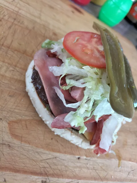 Tortas y Hamburguesas "El Camino" image 5