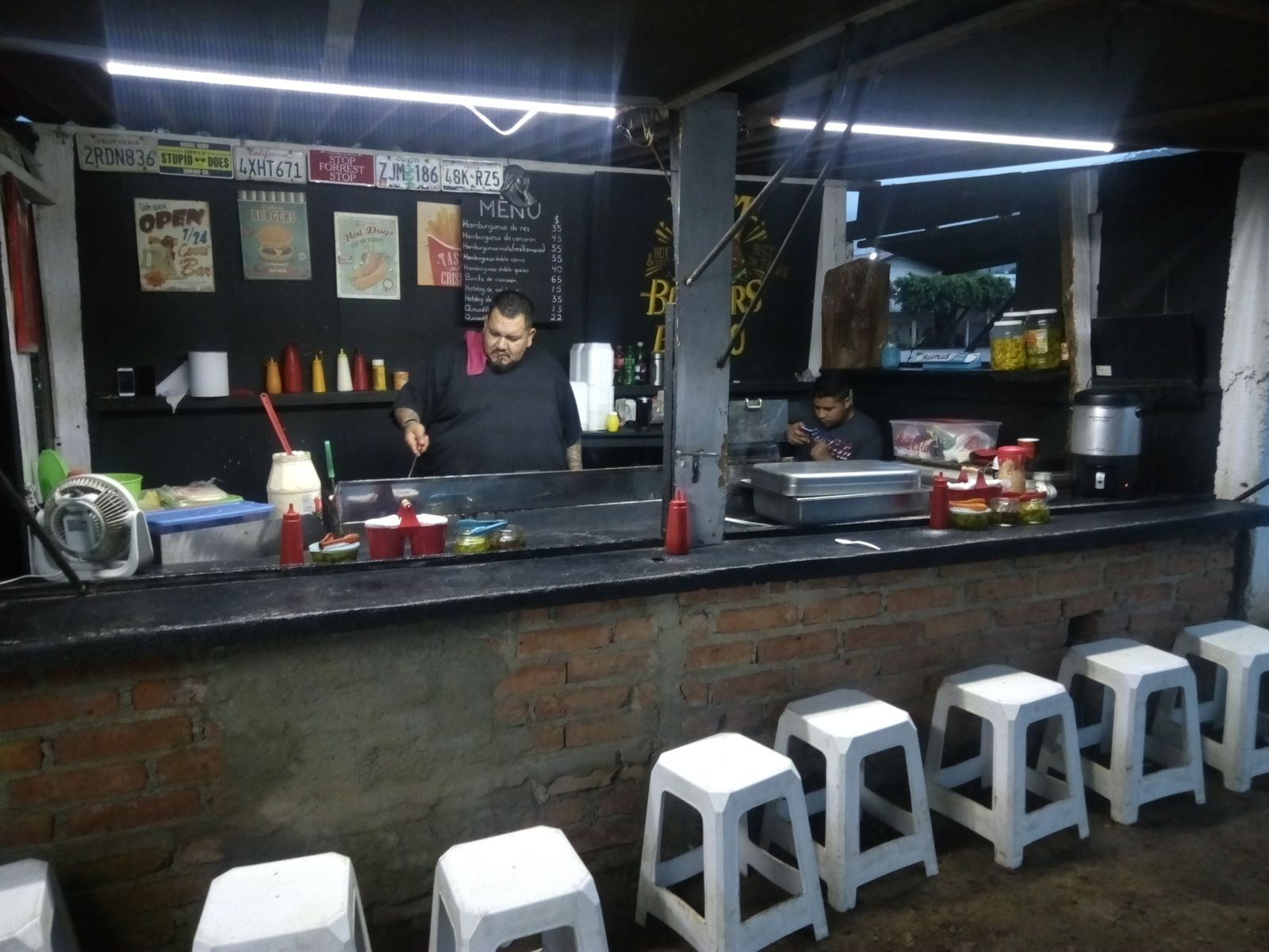 Bolo Burgers image 1