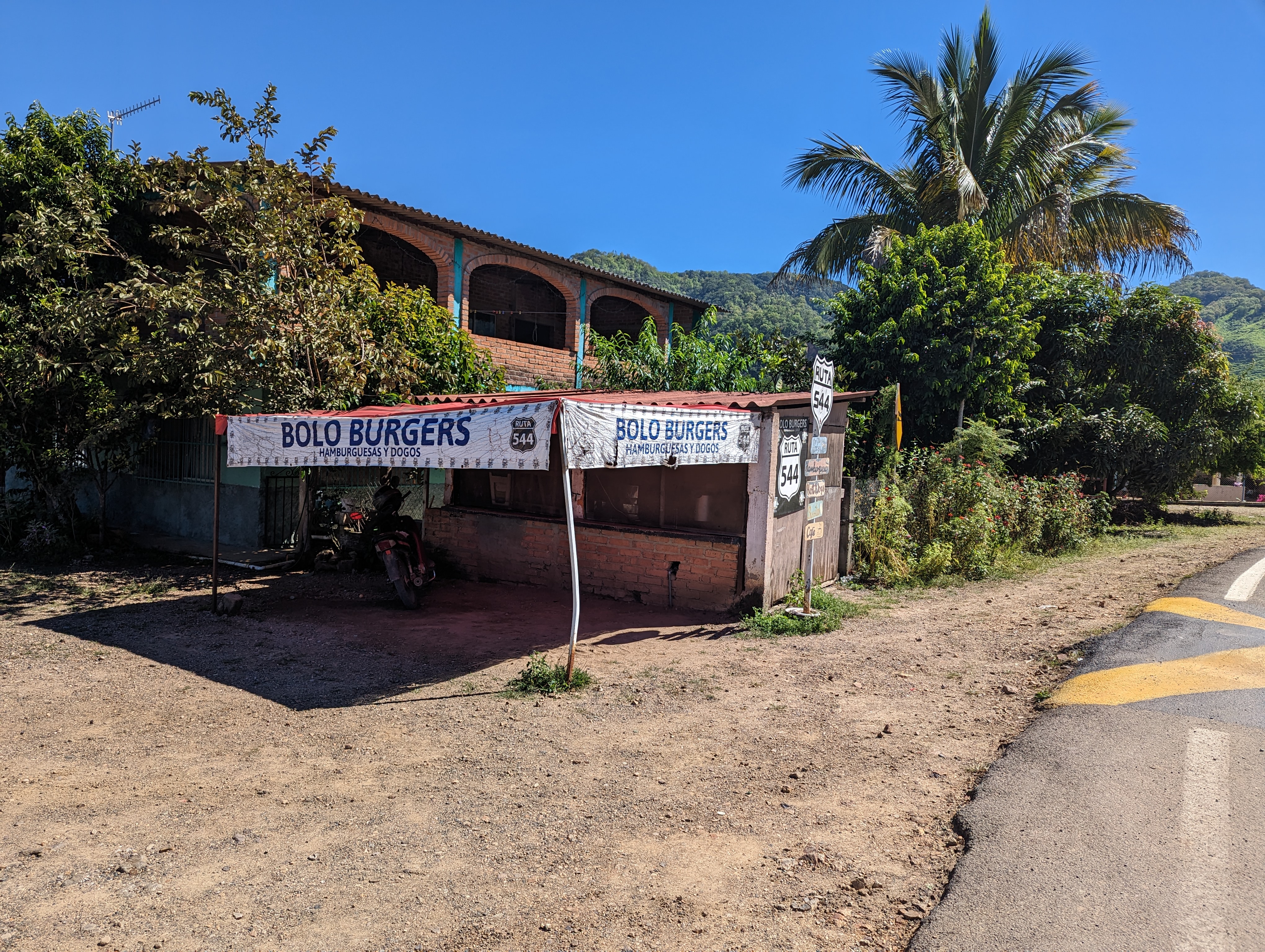 Bolo Burgers image 5