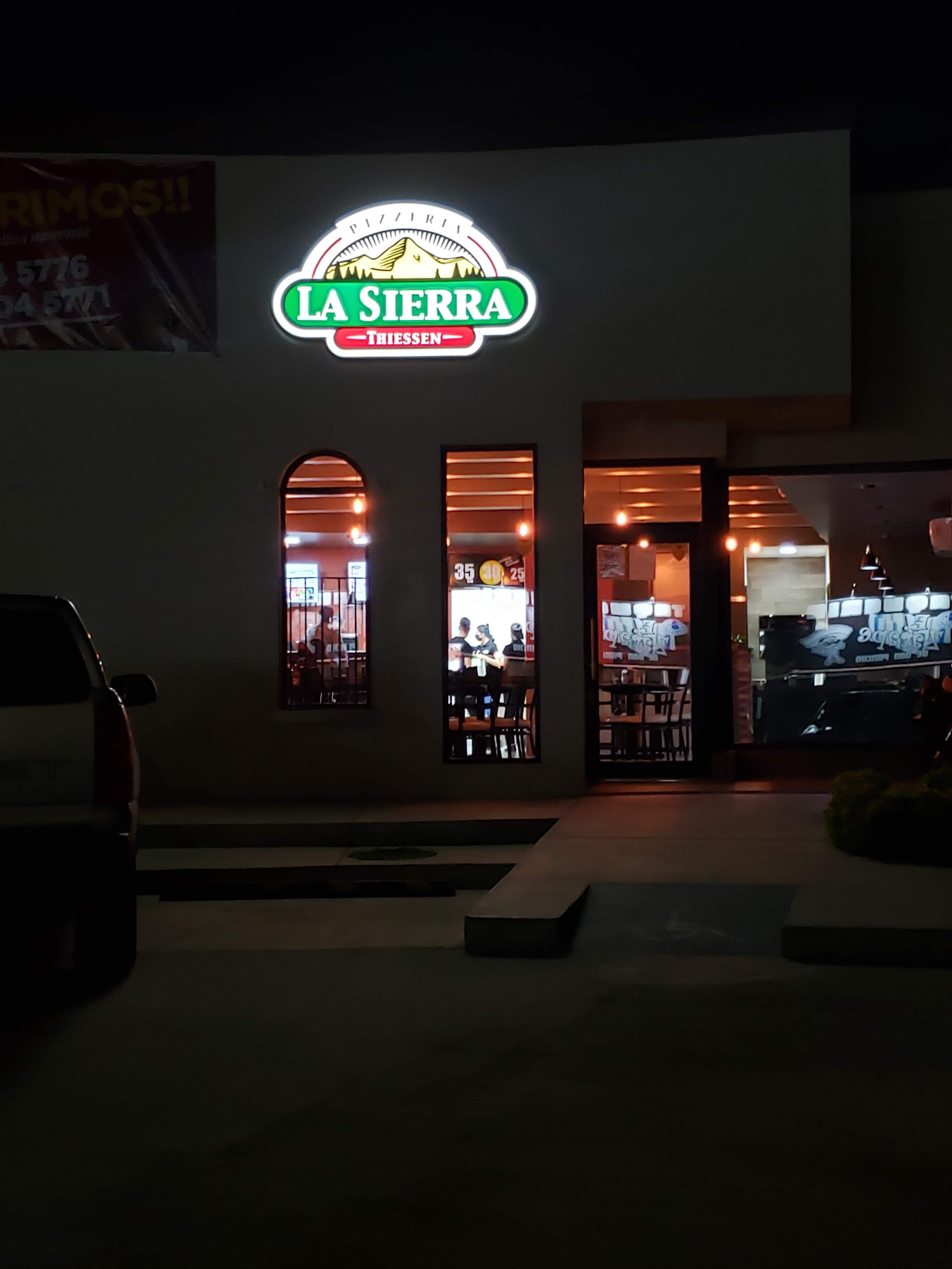 Pizzería La Sierra sucursal Anahuac image 8