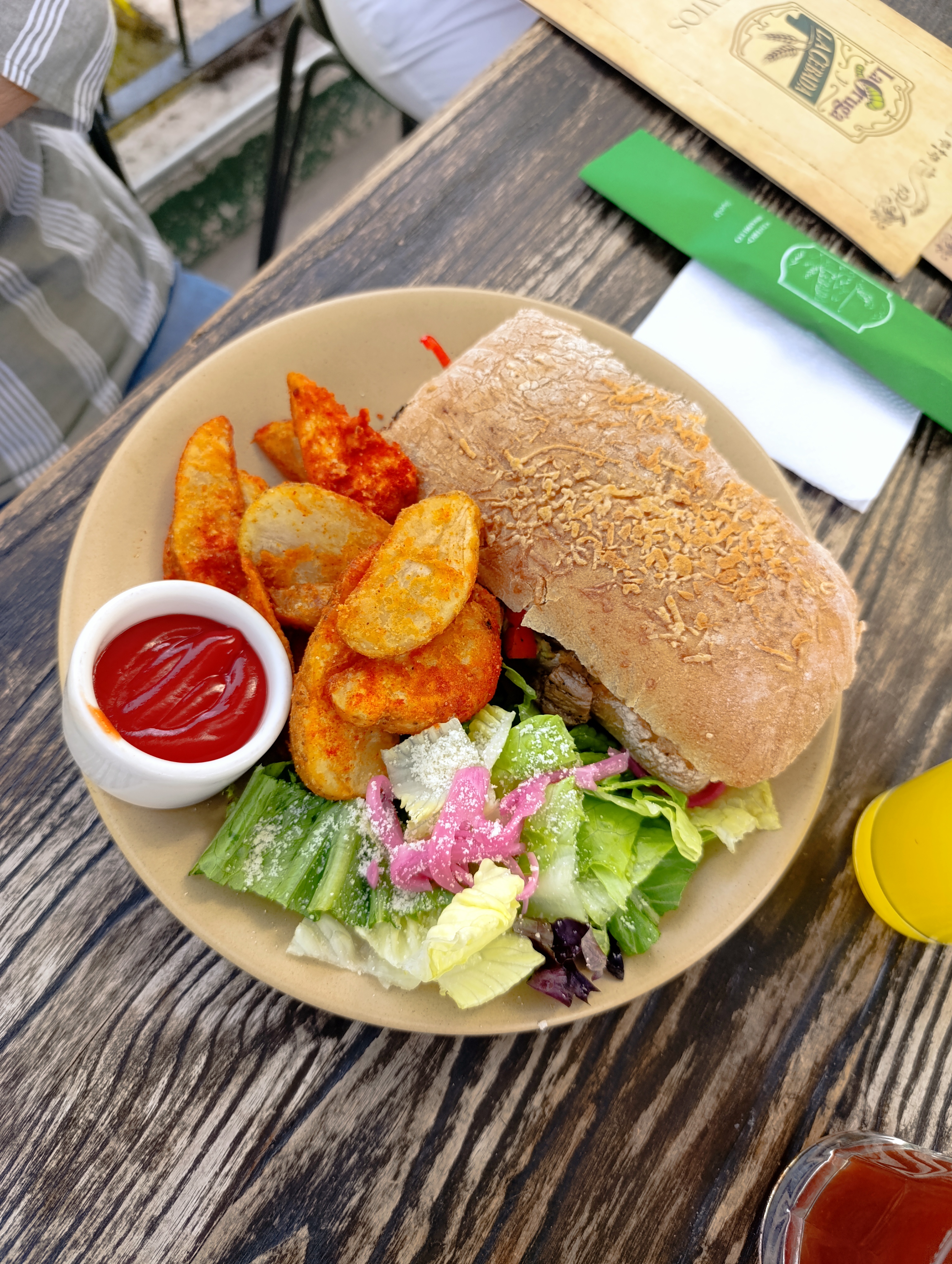 La Oruga y la Cebada image 7