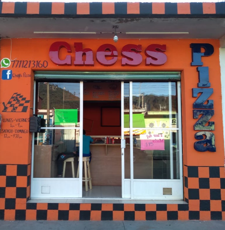 Chess Pizza Agua Blanca image 1
