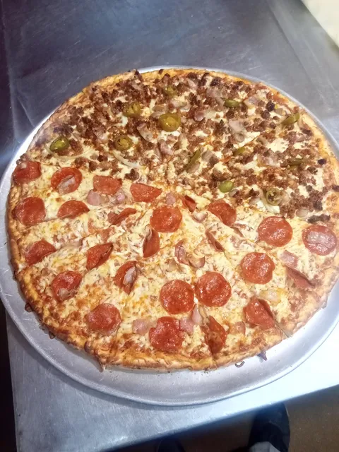 Fulanos Pizzas image 10