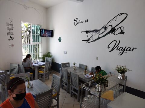 El Hangar Del Cheff image 4