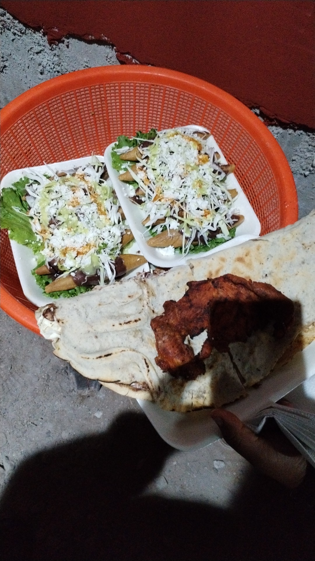 Tlayudas y antojitos regionales "LA CHICATANA" image 2