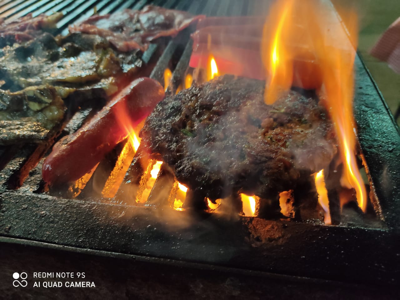 Cortes, Carnes Asadas y Hamburguesas Laras's image 5