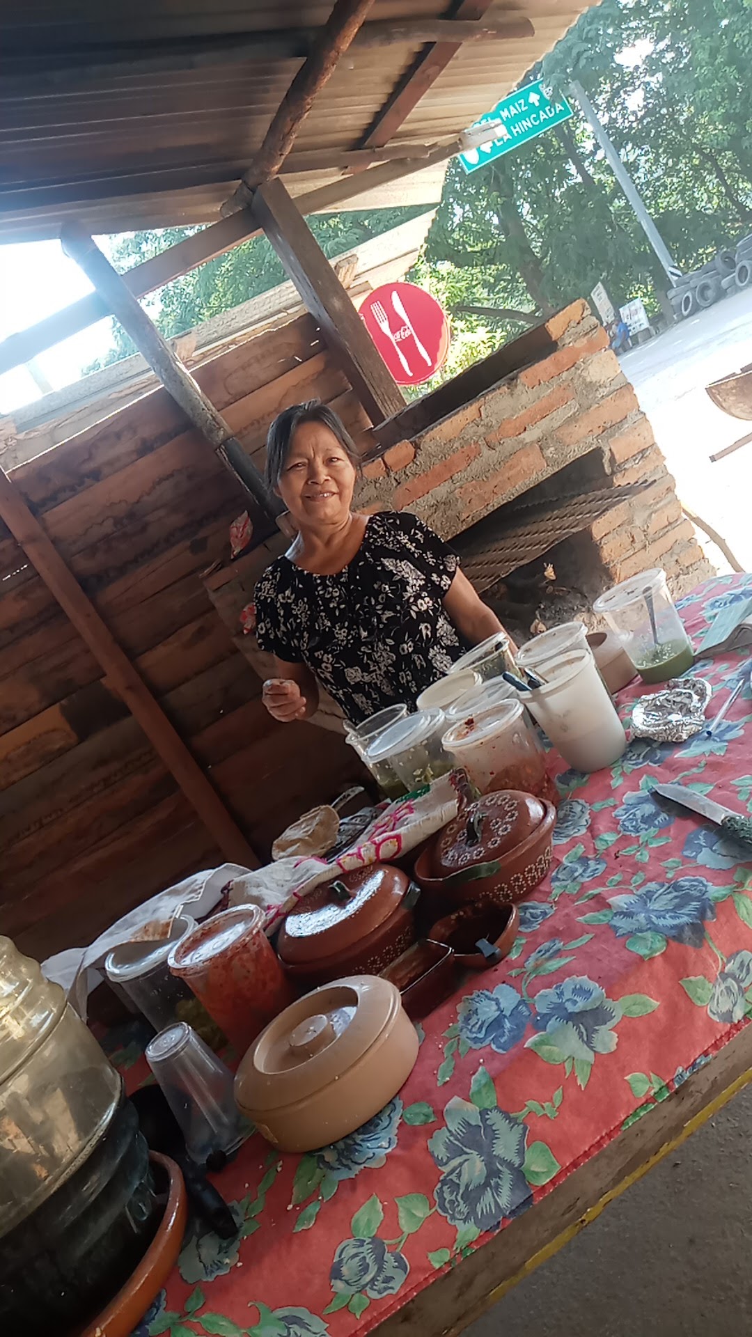 Comedor "Mamá Reyna" image 2