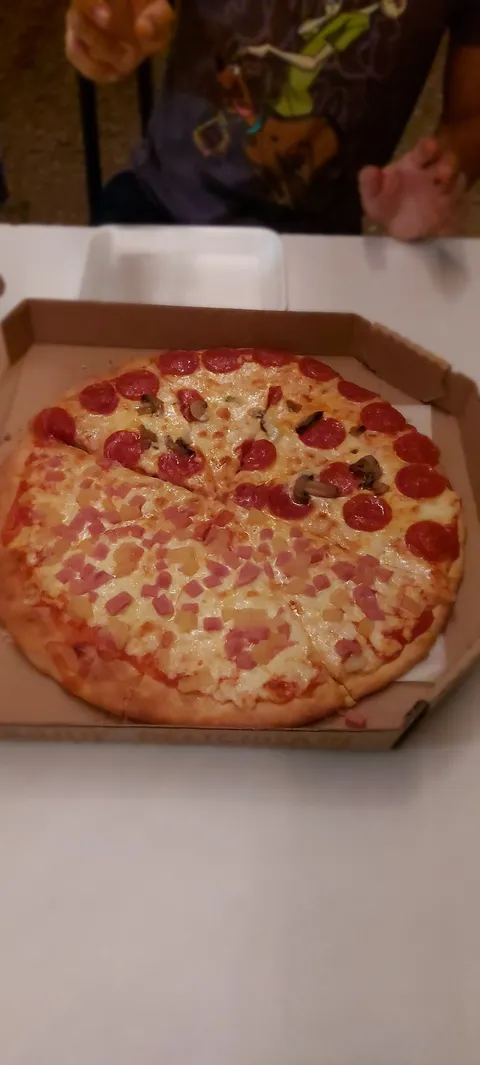 Pizzeria image 2