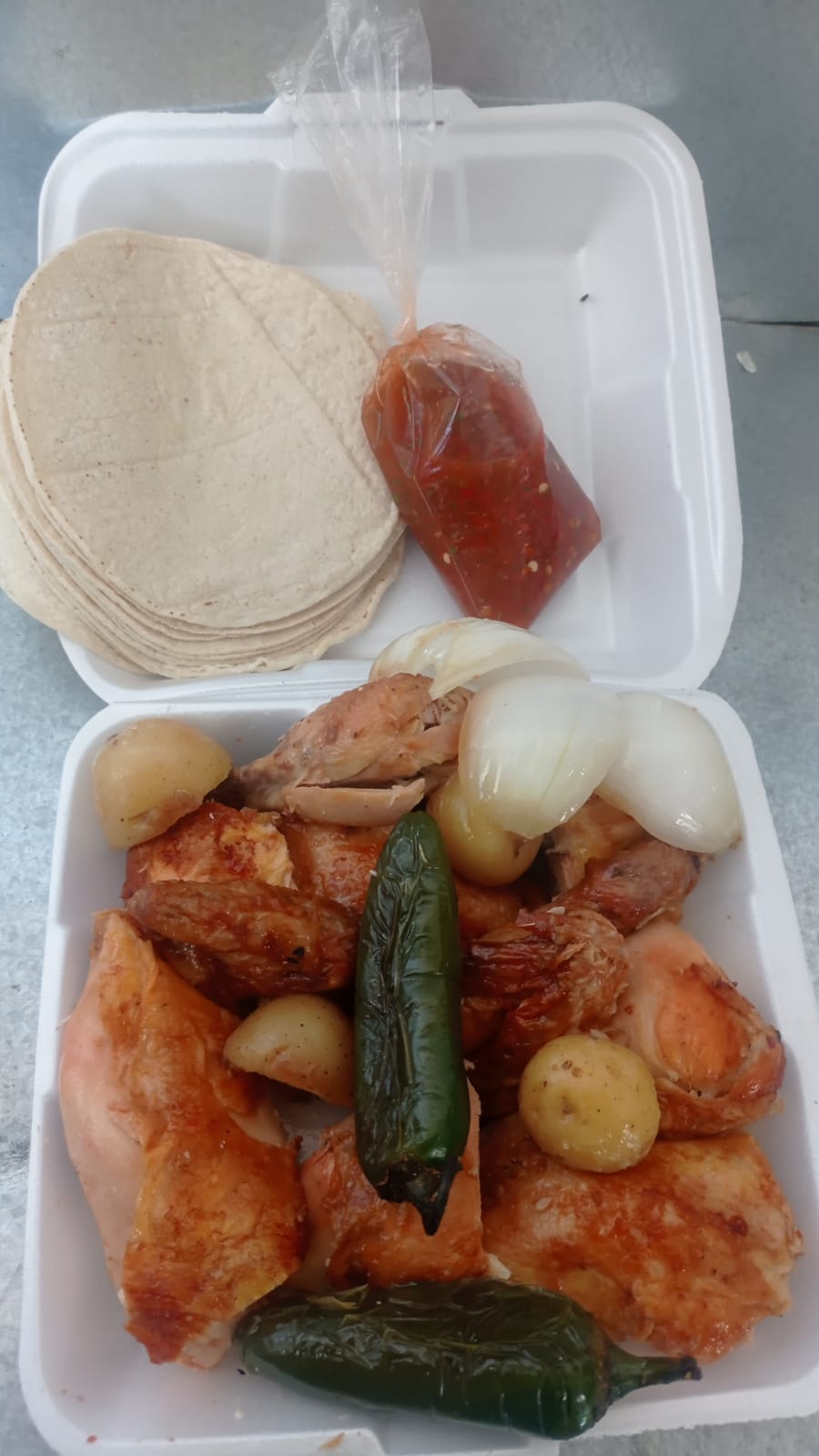 Pollos Rostizados Altar image 4