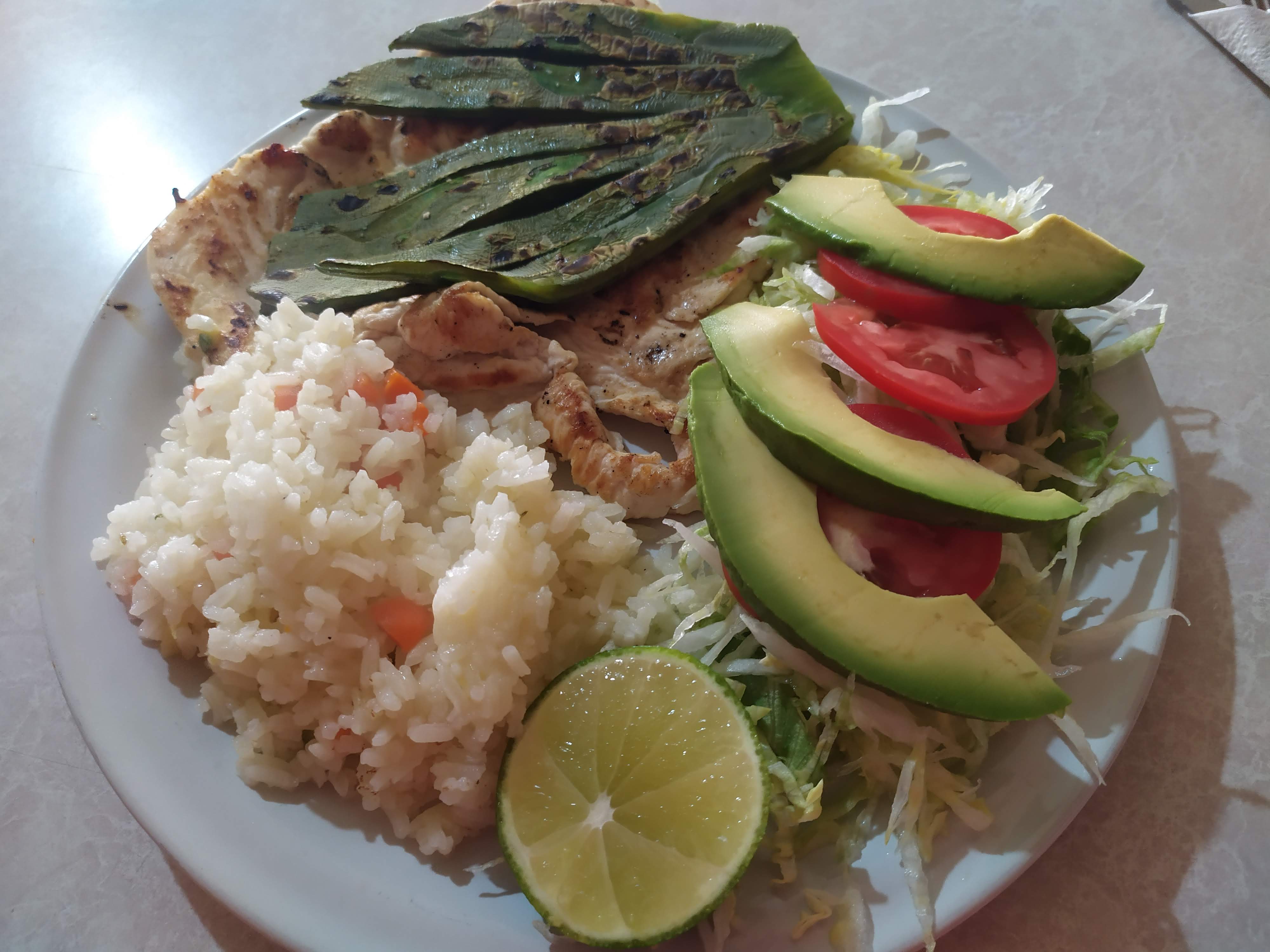 Comedor Carolina image 2