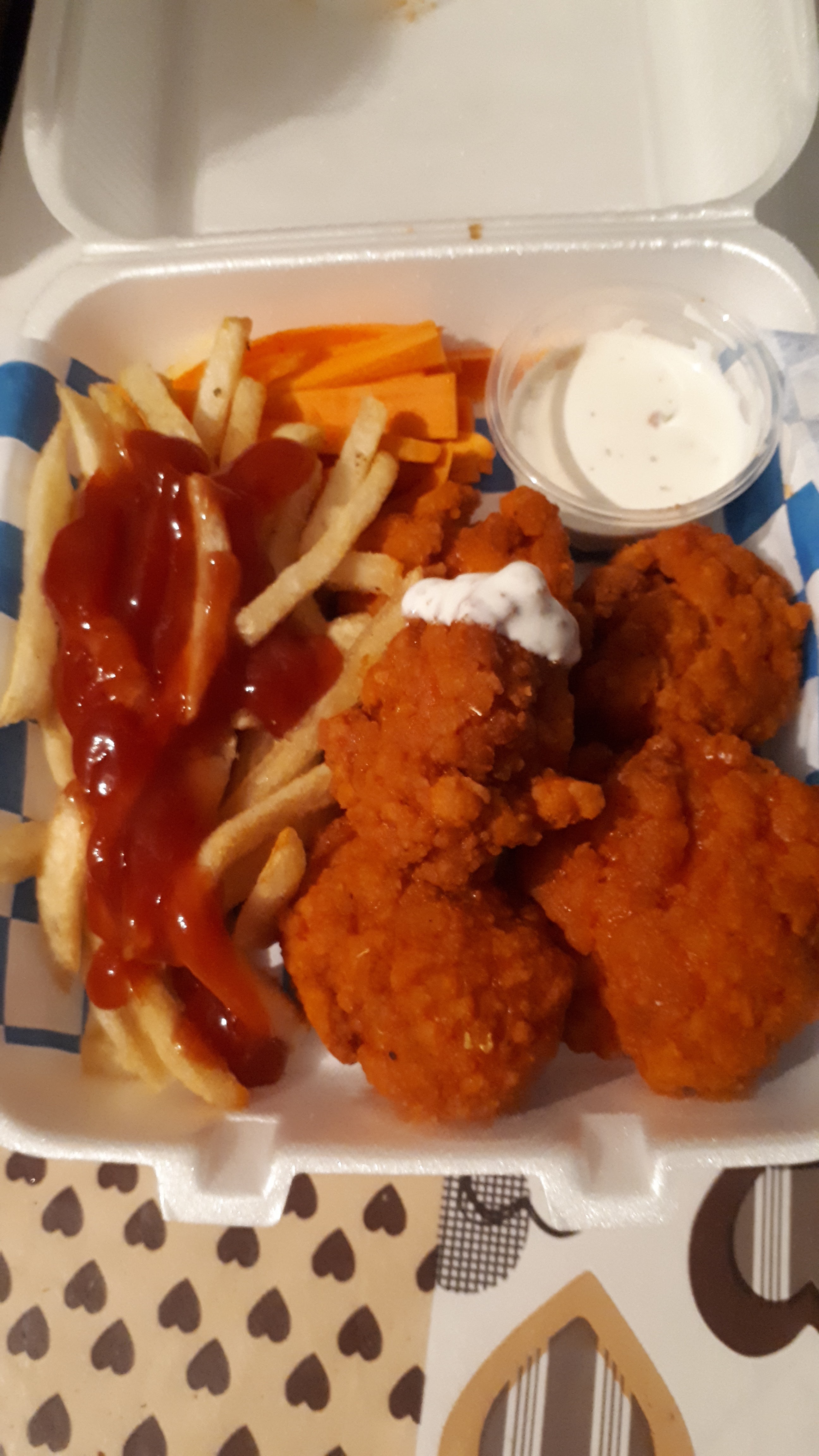 Hamburgueseria & Alitas image 3