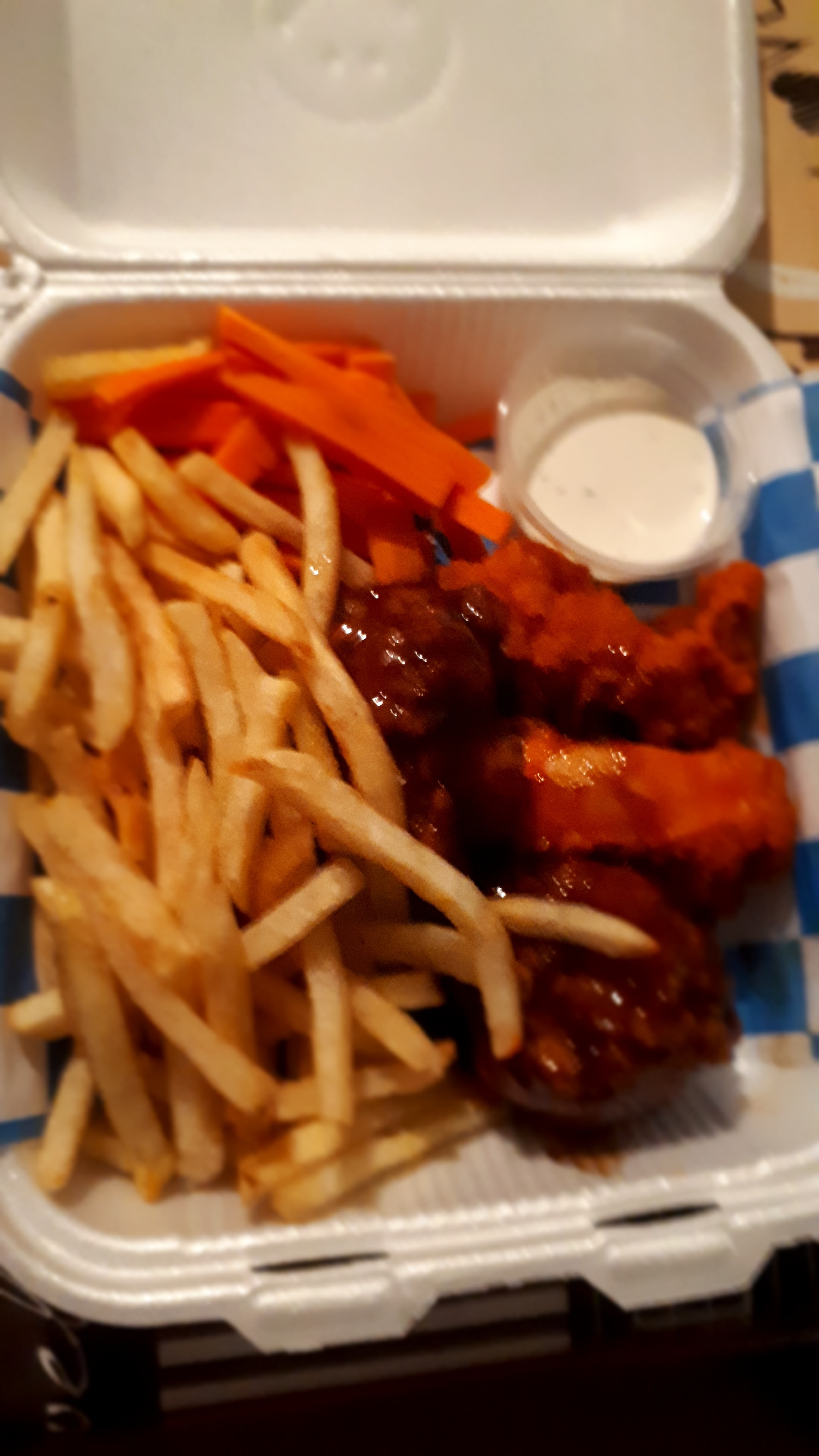 Hamburgueseria & Alitas image 4