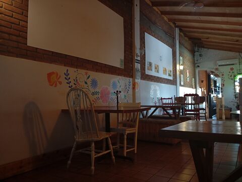 Central Café, Chocolate y Amor. image 6